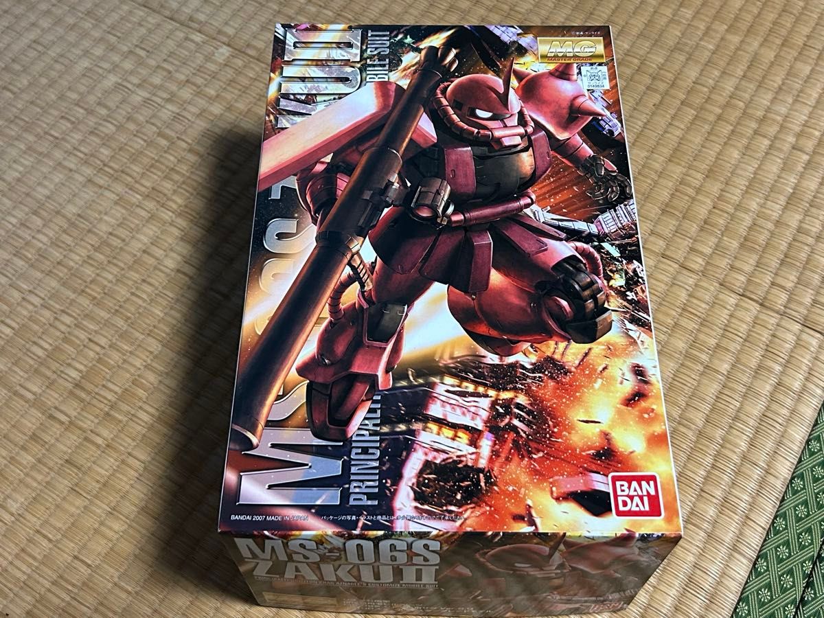 バンダイ1/100ガンプラMGシャア専用ザクVer2 0初期ロット未組立