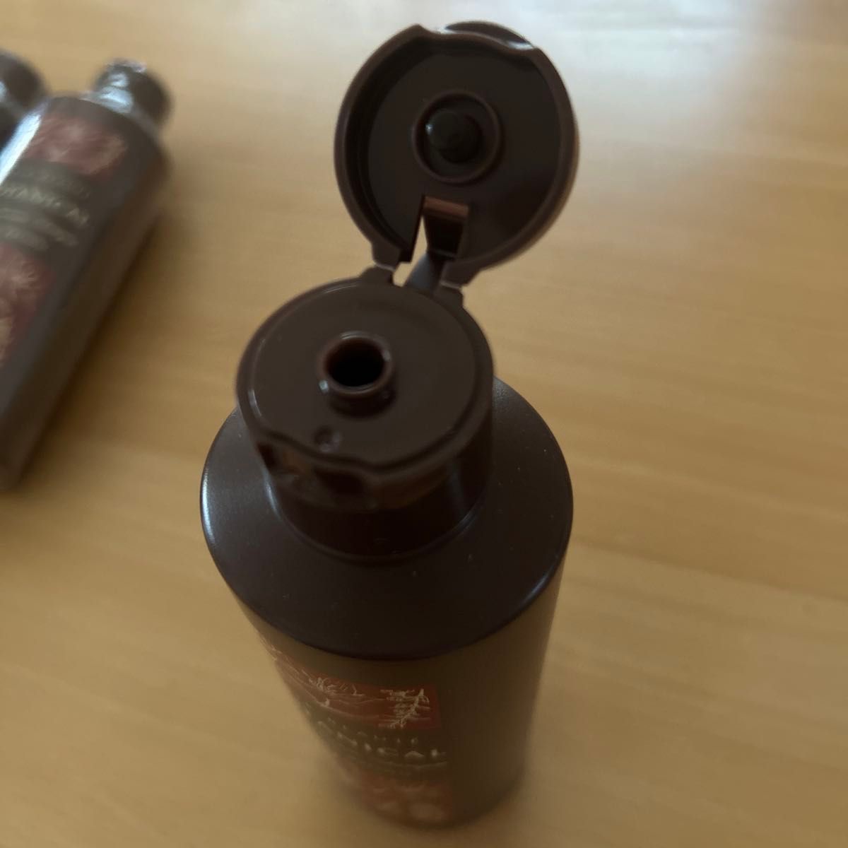 ヘアボーテ ボタニカルカラークリームシャンプー ダークブラウン 4本