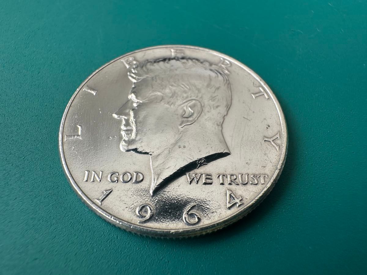 アメリカ 1964年 ケネディ ハーフダラー 本物 銀貨 50セント 美品