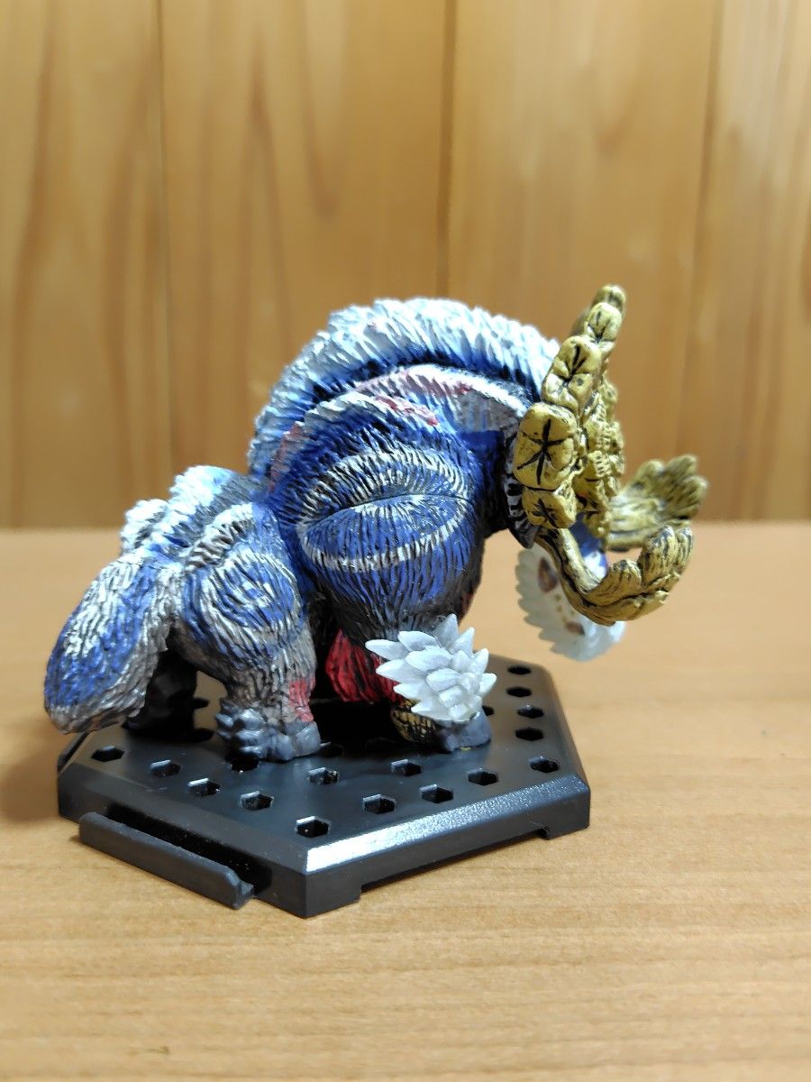 モンスターハンター スタンダードモデル 銀嶺ガムート フィギュア