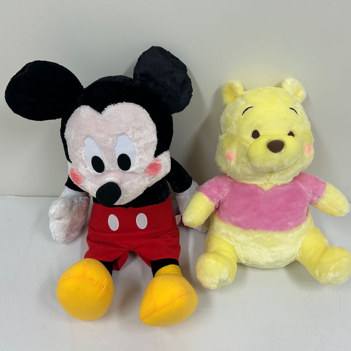 ミッキーマウスとプーさん 特大ぬいぐるみセット ほっぺが赤くて