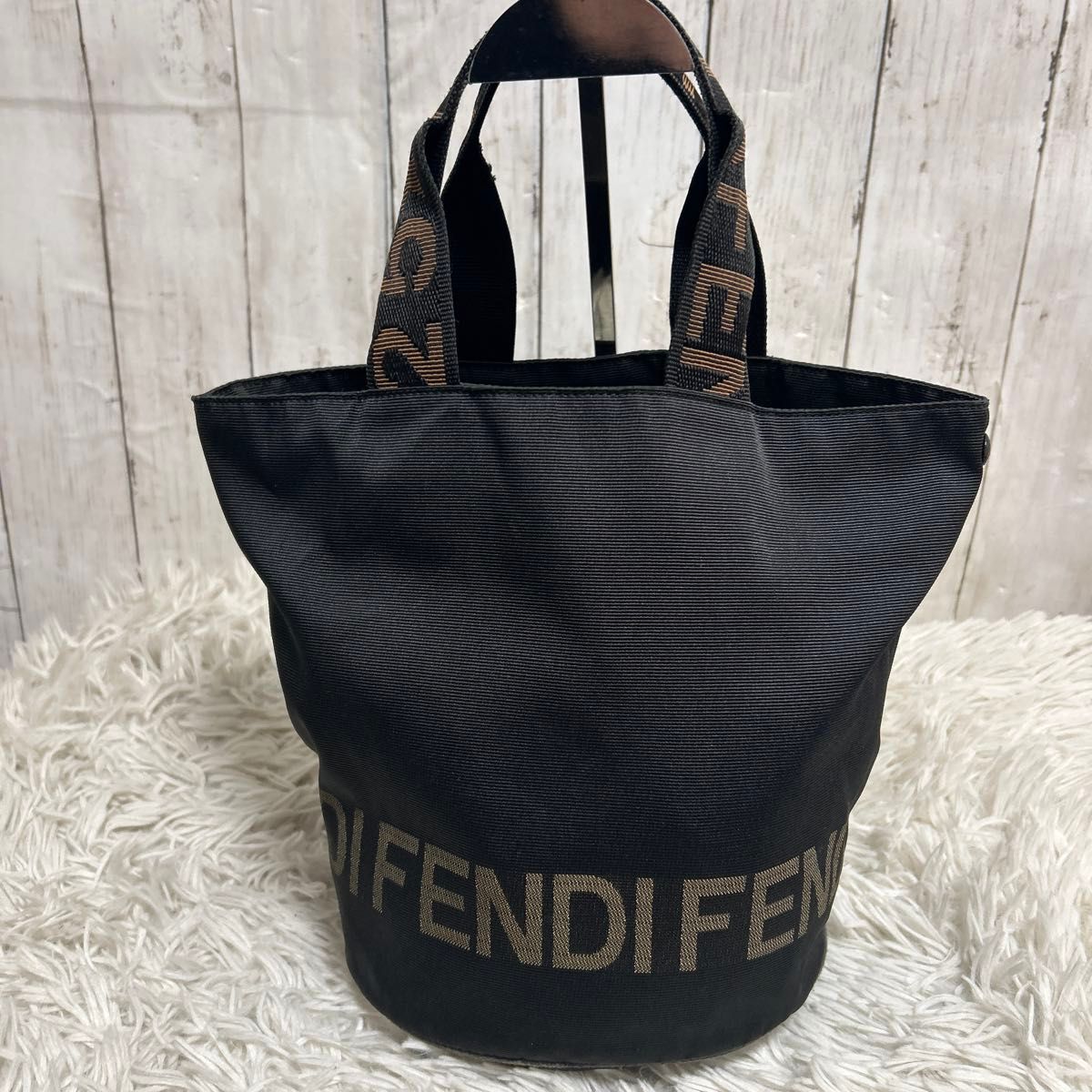 フェンディ（FENDI）ナイロンバッグ FFロゴプレート付き（ヴィンテージ