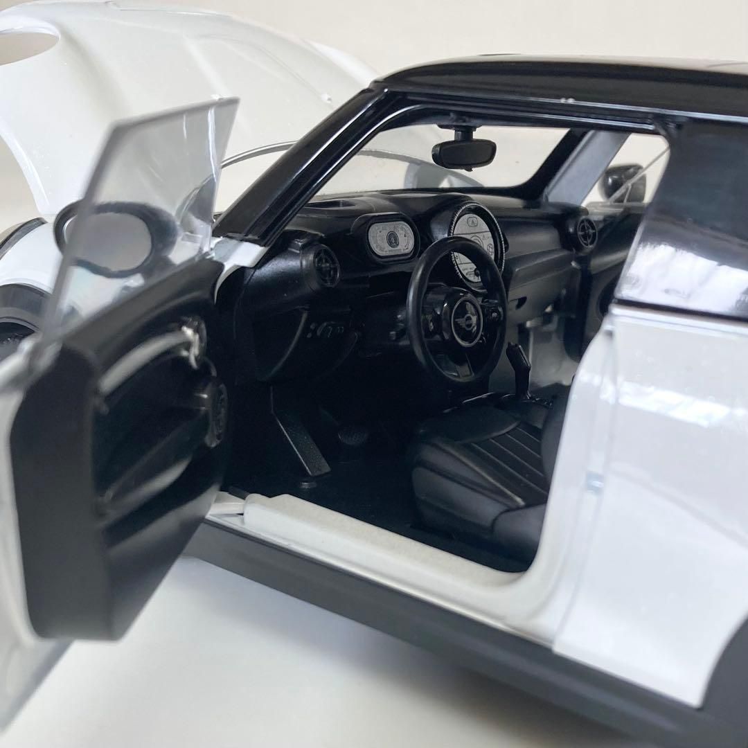 Mini Cooper S 1/18 ミニカー ホワイト/ブラック ミニクーパー BMW