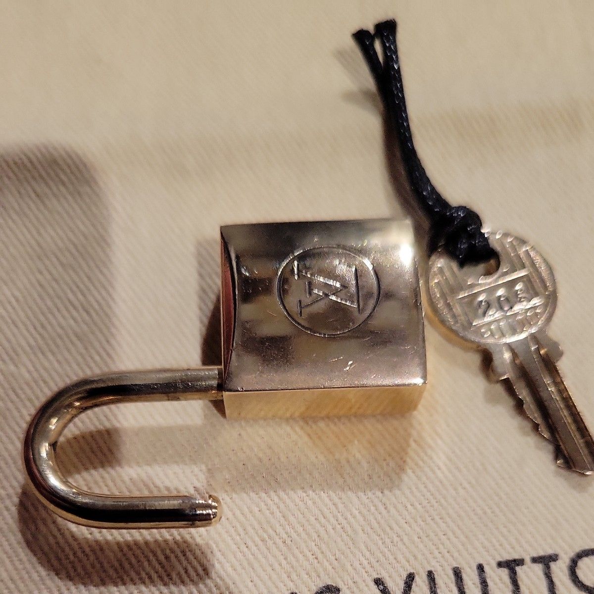 絶版 美品 Louis Vuitton パドロック 南京錠 カデナ ルイヴィトン