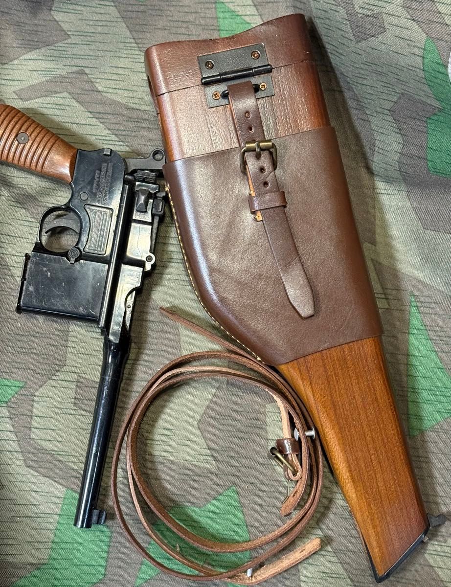 C）ドイツ軍 モーゼルM712用木製ホルスター&ホルダーとスリングベルト