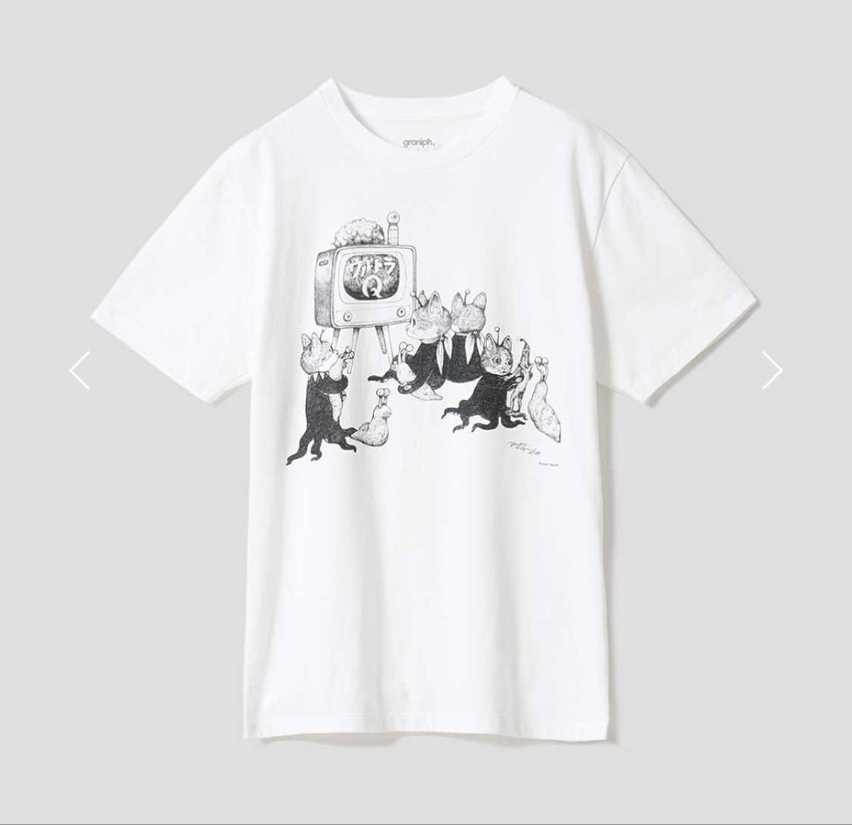 グラニフ ヒグチユウコ ウルトラマン 半袖Tシャツ テレビの前に集合 L