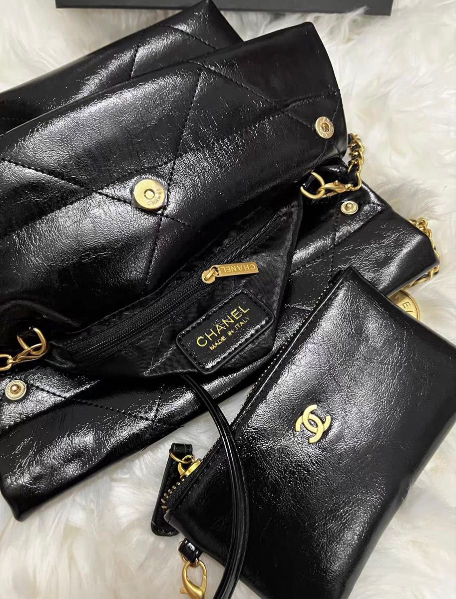 r*n様 CHANEL ノベルティ チェーンバッグ パール ポーチ付き CHANEL