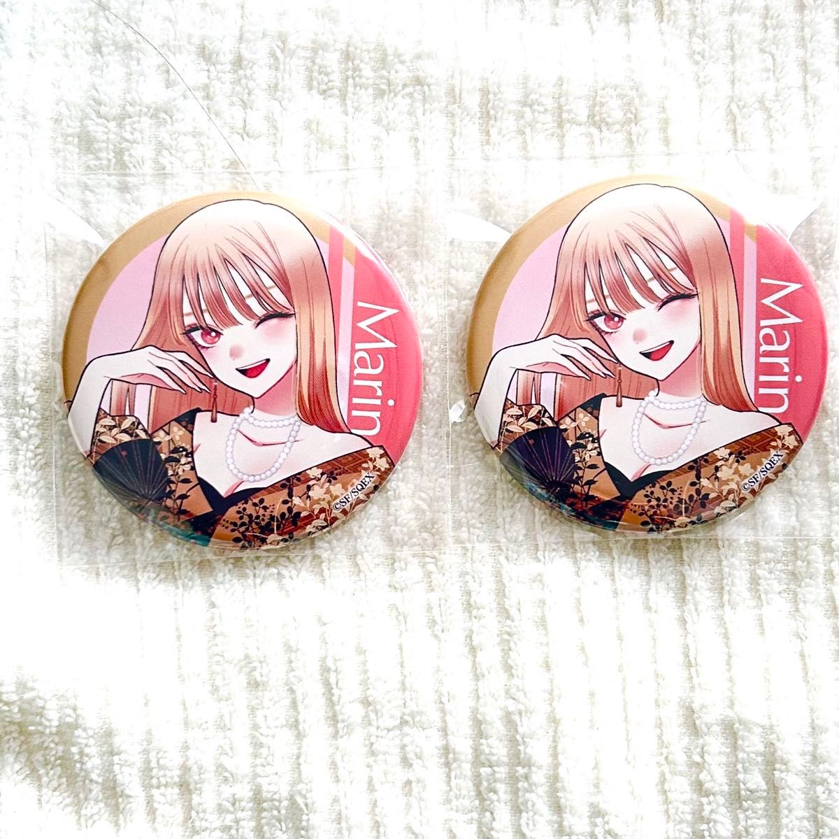 その着せ替え人形は恋をする 缶バッジ 喜多川海夢 メインビジュアル