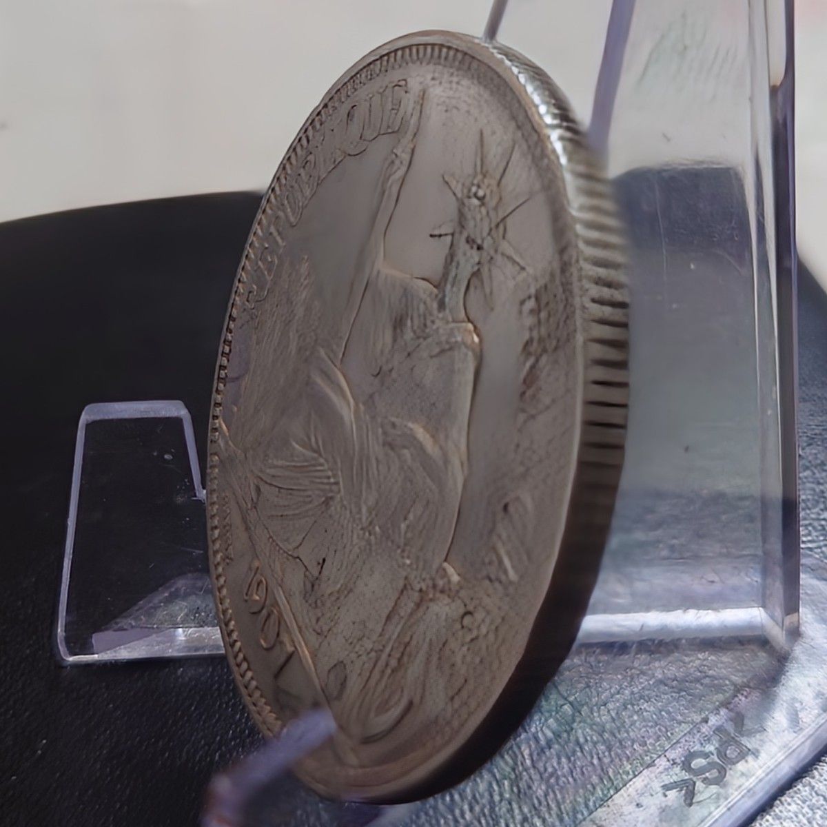 1907年 フランス領インドシナ銀貨 1ピアストル マリアンヌ 女神座像