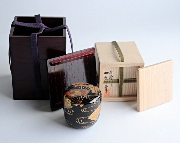 Yahoo!オークション - 蒔絵師 一瓢斎 黒塗金蒔絵扇面波文 内梨地 棗 二