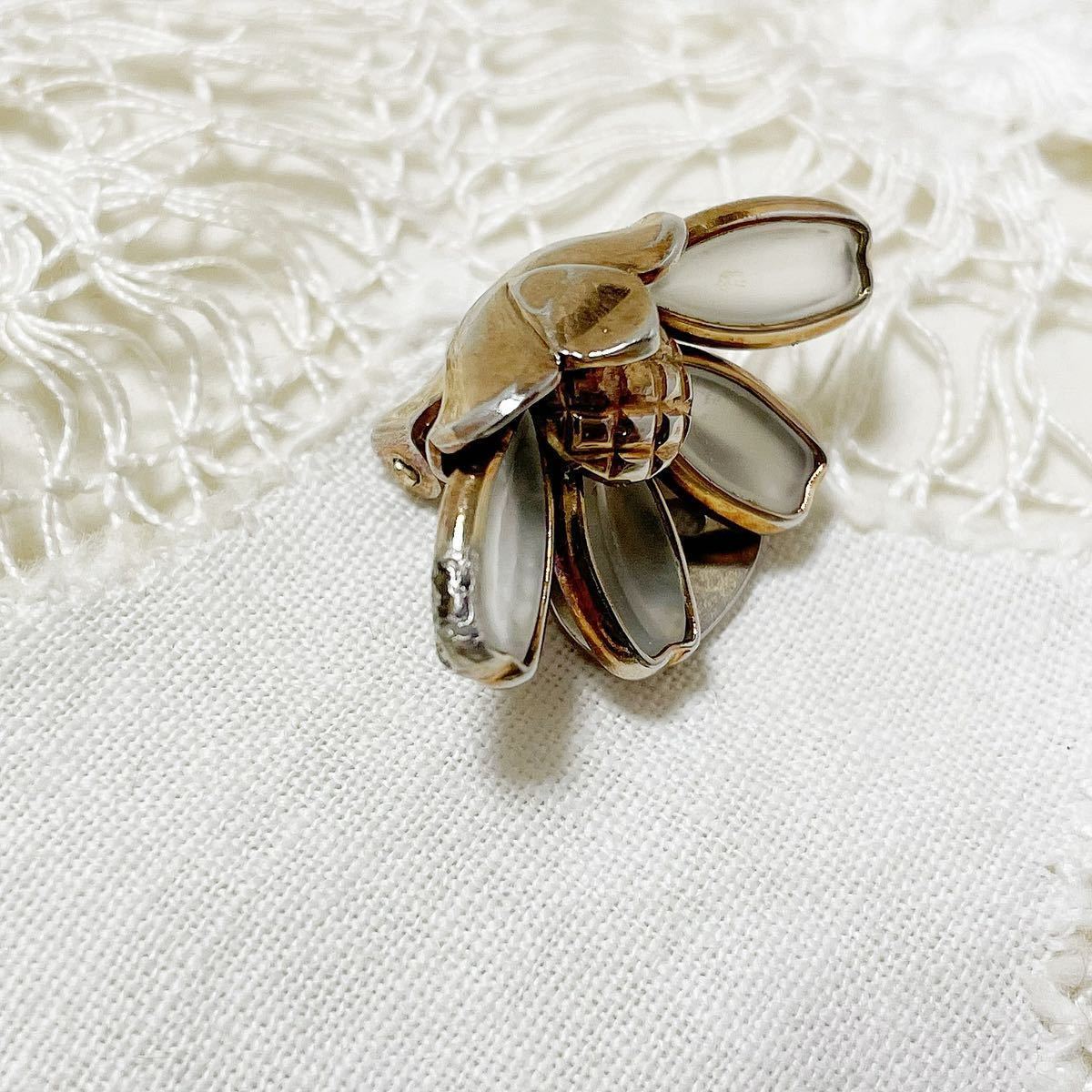 レア ヴィンテージ【クラウンTRIFARI】フロストガラスのフラワー