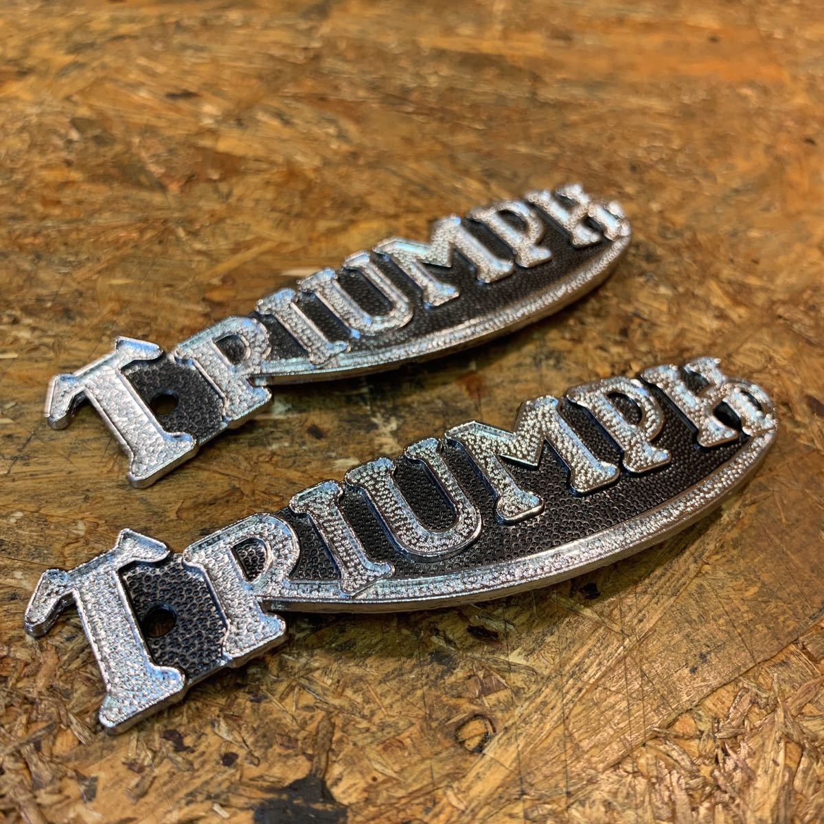 トライアンフ タンクエンブレム プレユニット T120 T110 T100 T20