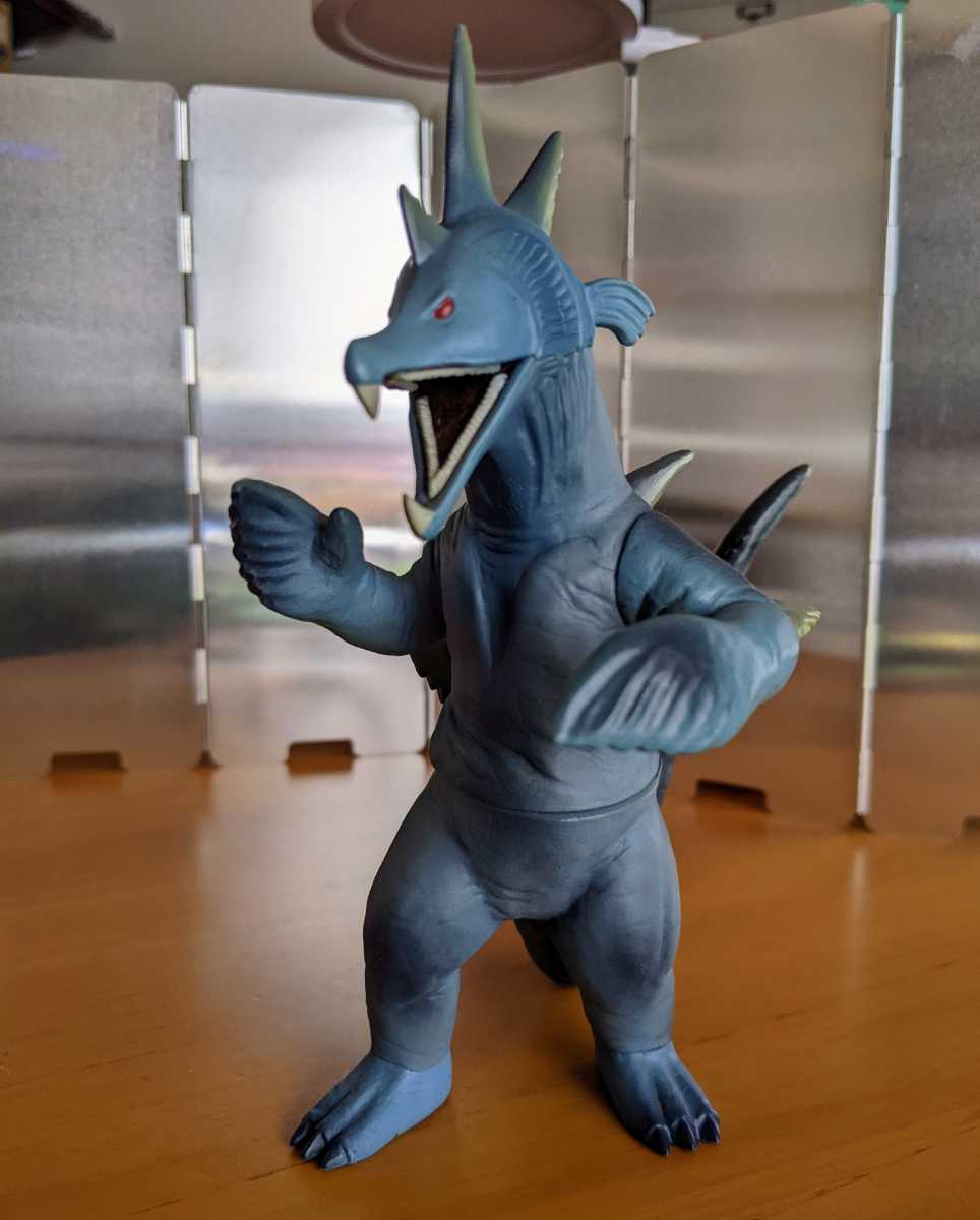 Yahoo!オークション - 円谷プロ ウルトラ怪獣 巨大魚怪獣ムルチ ソフビ