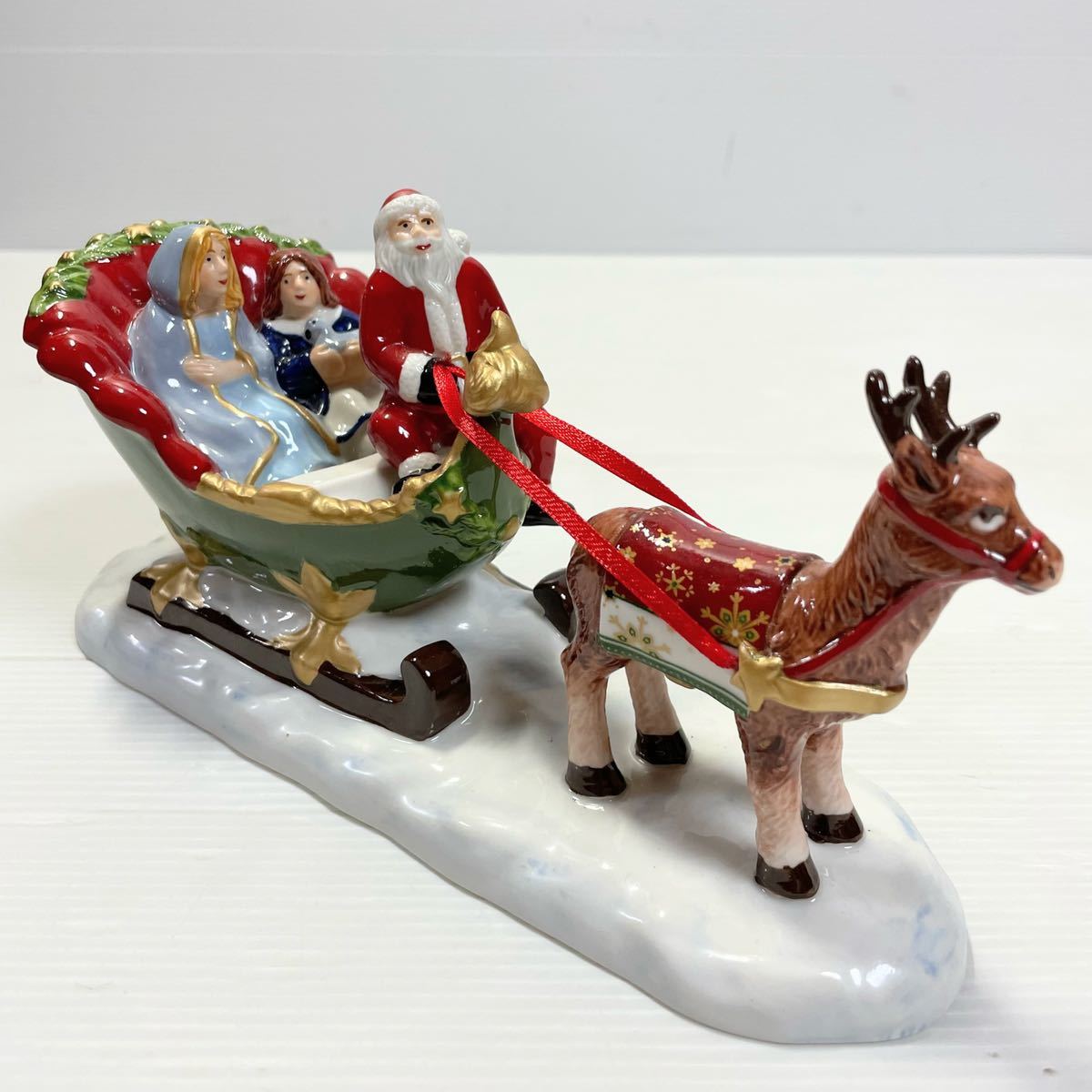 クリスマス Villeroy＆Boch サンタクロースとトナカイのソリ