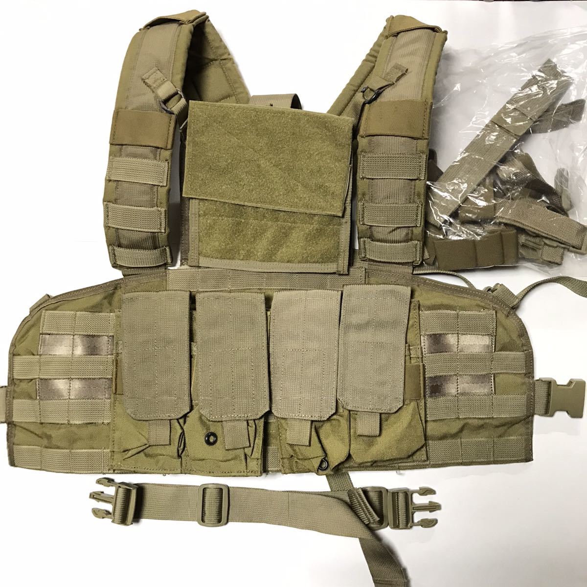 送料無料 実物 Eagle RRV ローデシアンリーコンベスト M4マグポーチ