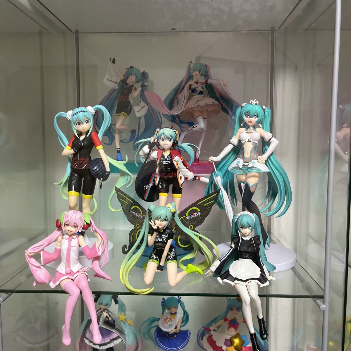 Yahoo!オークション - 初音ミク プライズ品 フィギュア 97点まとめ売り