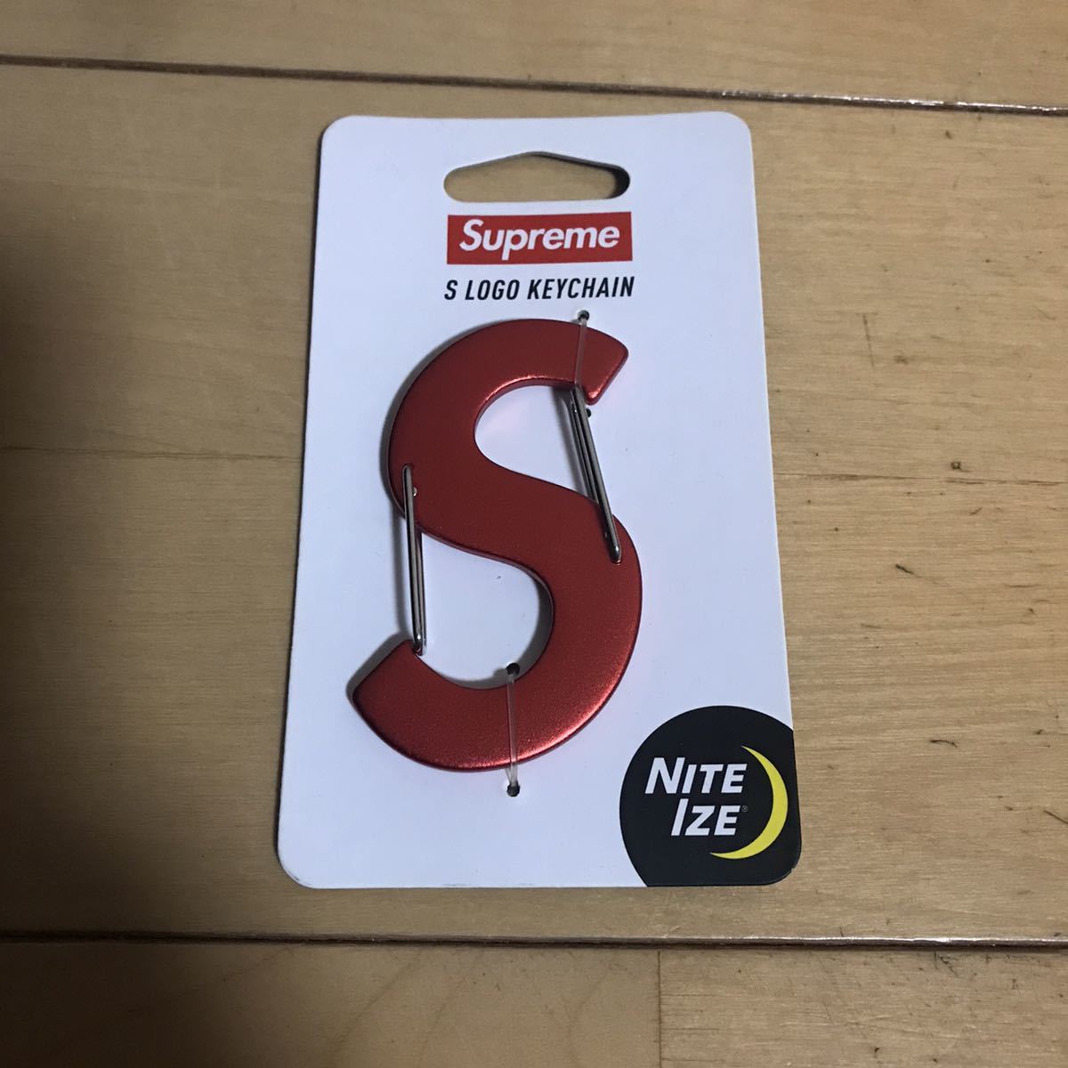 新品 Supreme 21AW Nite Ize S Logo Keychain Red シュプリーム ナイト