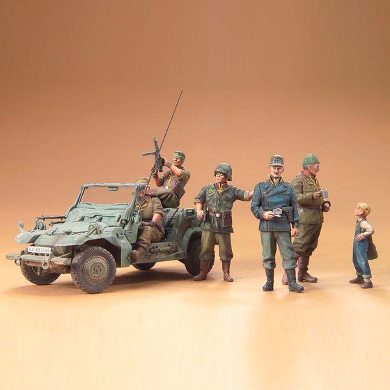 U.C.HARD GRAPH ジオン公国軍 サイクロプス隊セット│株式会社BANDAI