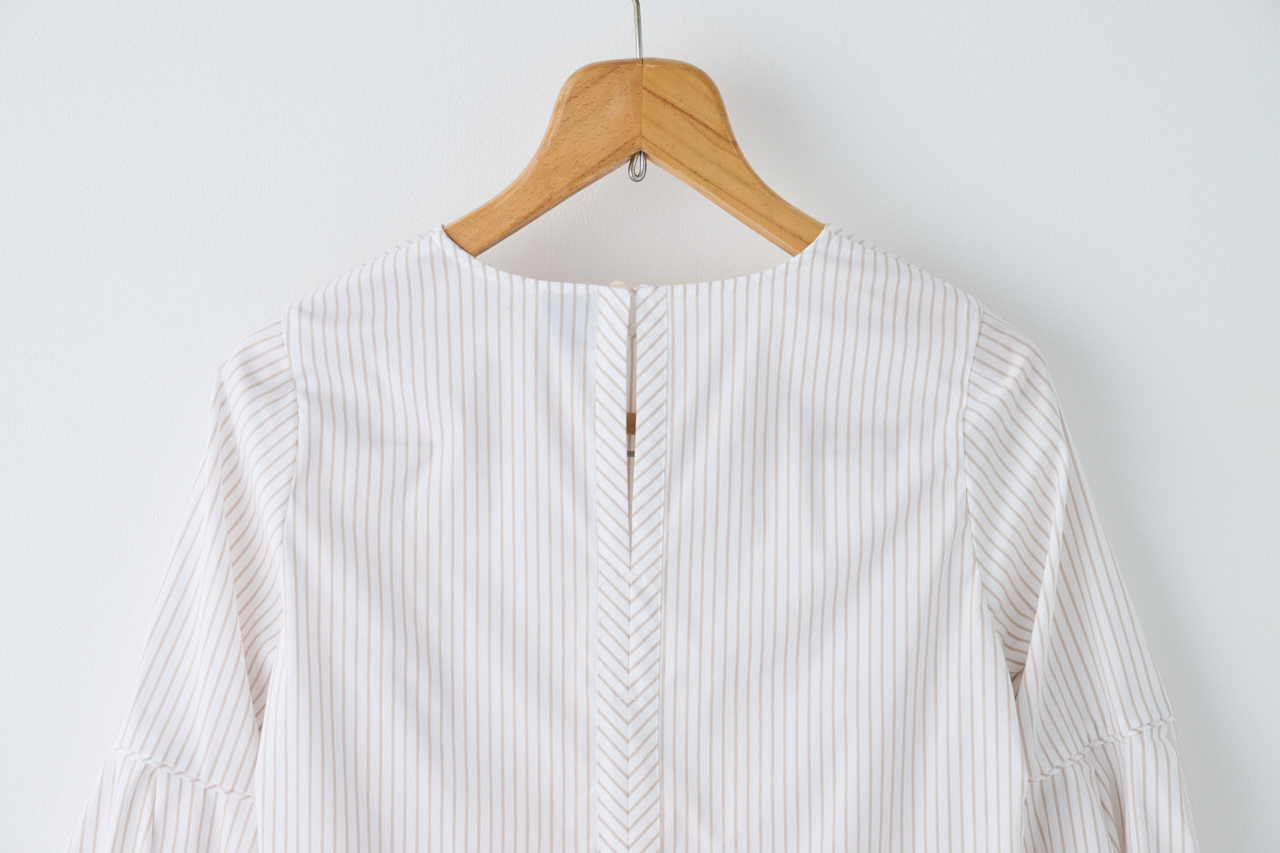 中村江里子セレクト アヴェクデュクレ バルーンブラウス（ベージュ