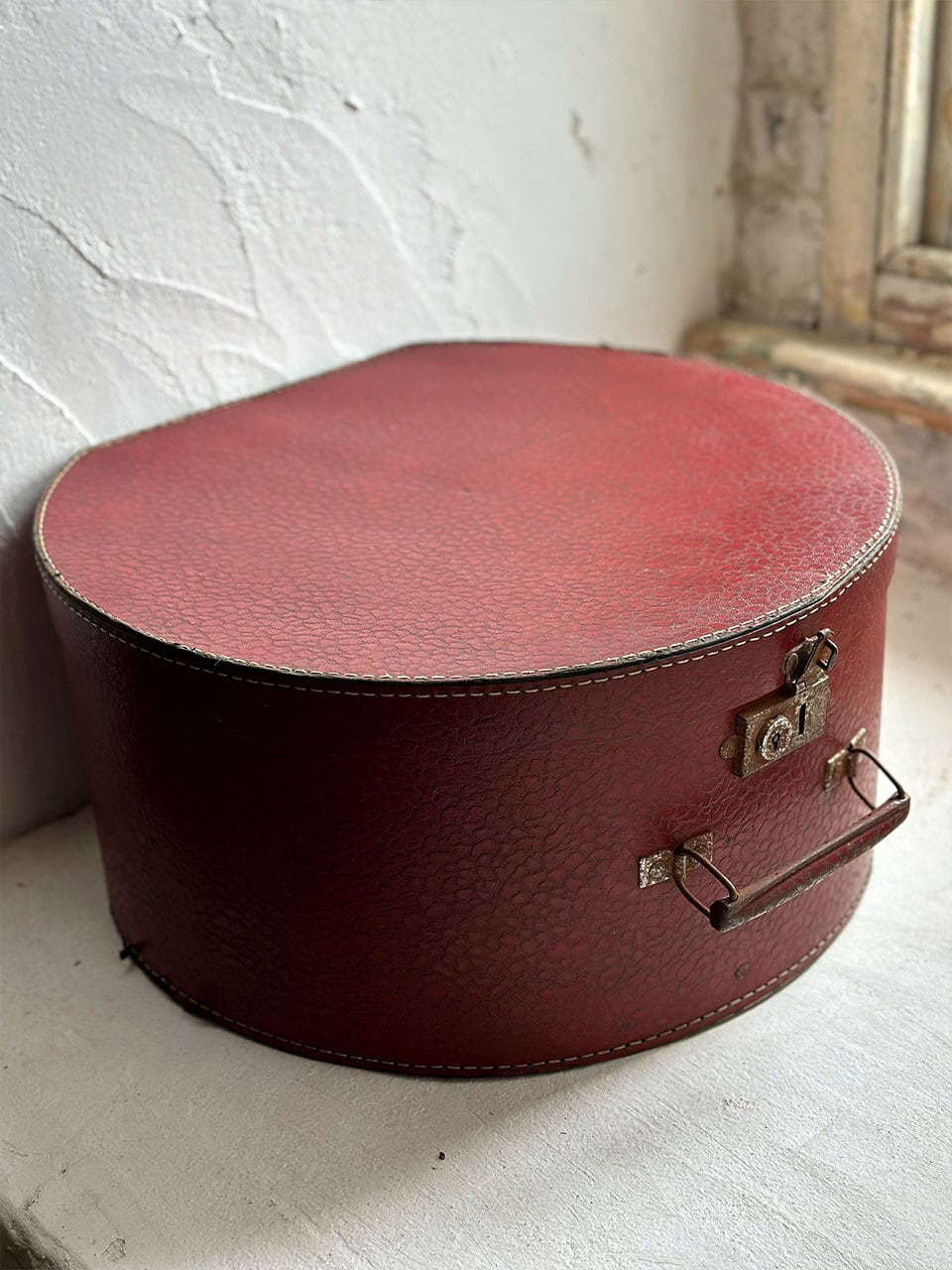 ハットボックス ボルドー 型押し柄 | Brocante de La Cocotte