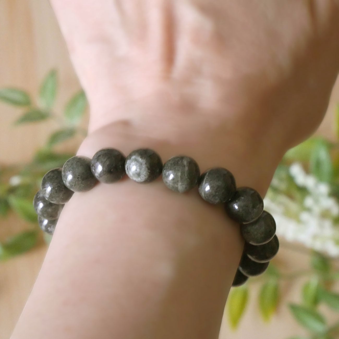 再入荷！天照石】高千穂の神秘10mmブレスレット遠野の霊石さざれ付き