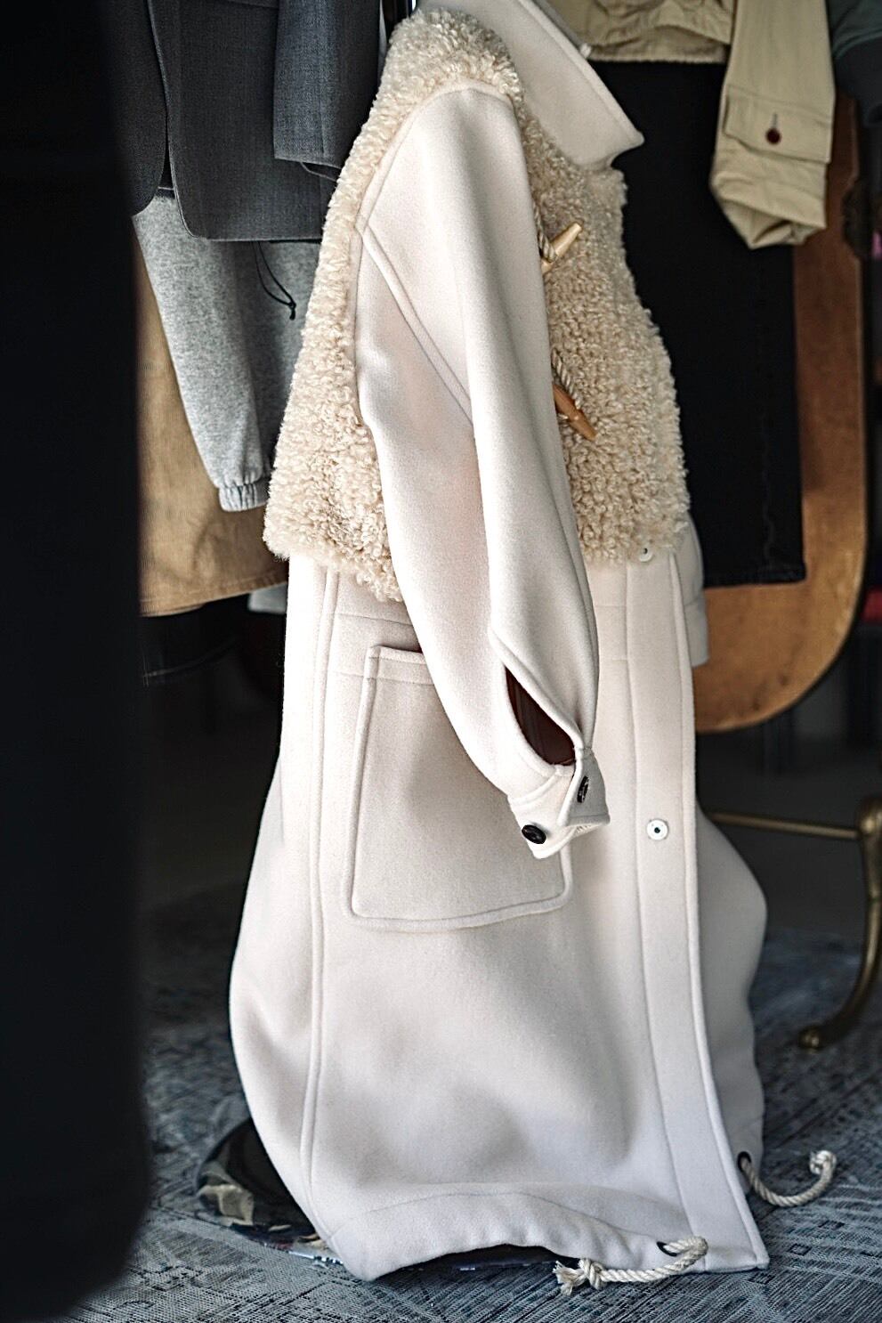 HYKE / DOUBLE FACE FAUX SHEARLING DUFFEL COAT ( BLACK , CREAM