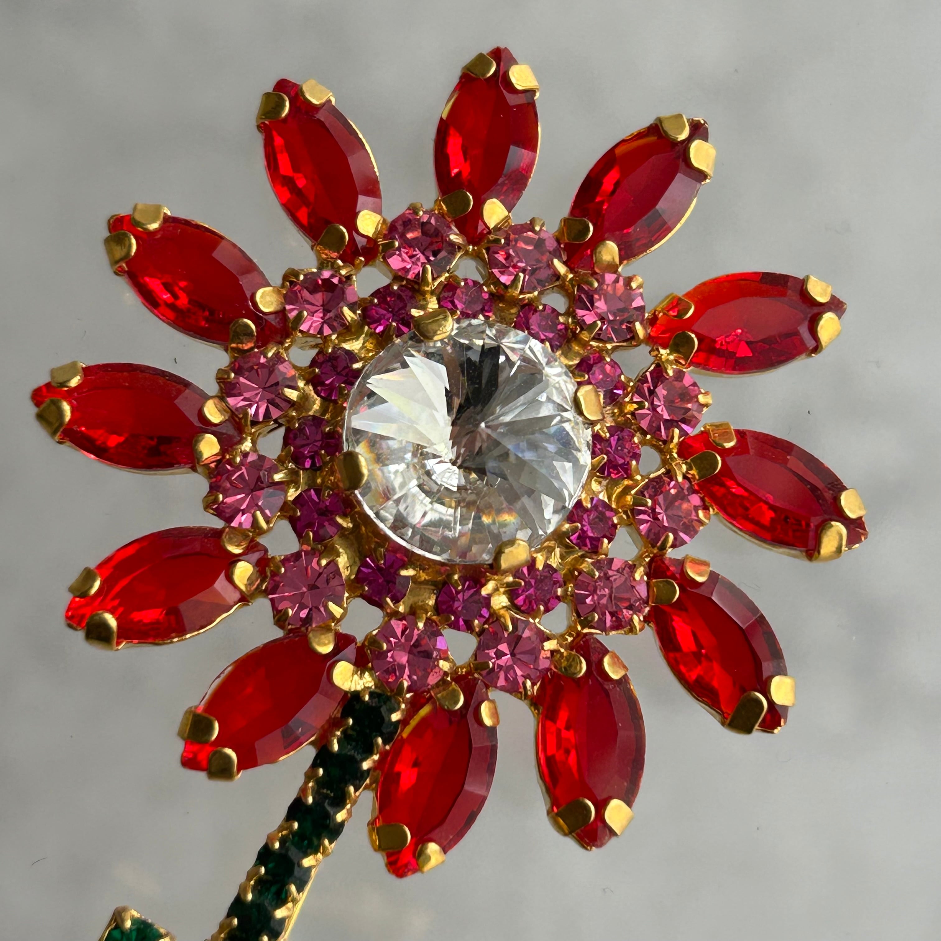 ラインストーン】ブローチ（ひなぎく × レッド） | ボヘミア吉祥寺