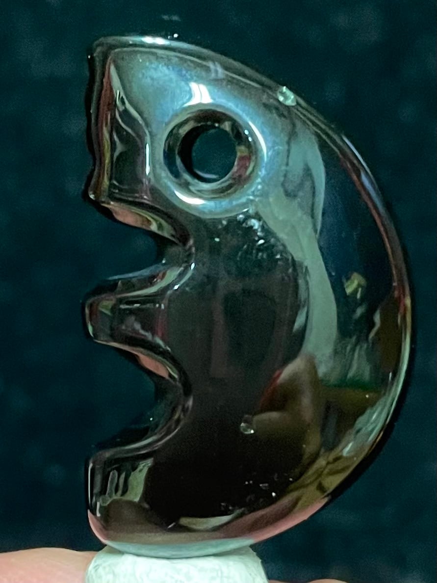 1) 隠岐の島・黒曜石(獣型勾玉) | レムリアの太陽