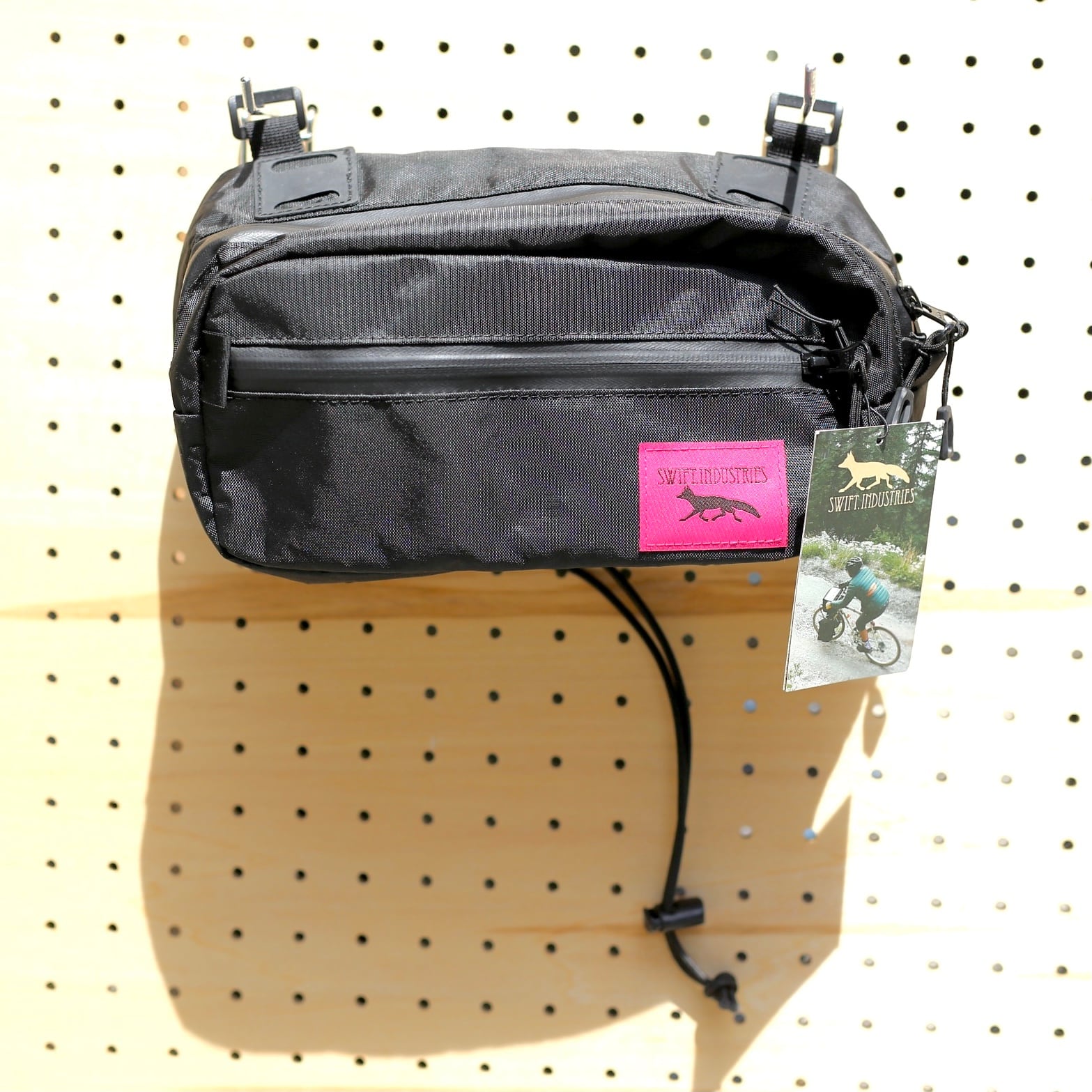 Swift industries* kestrel handlebar bag(black) | velo life UNPEU