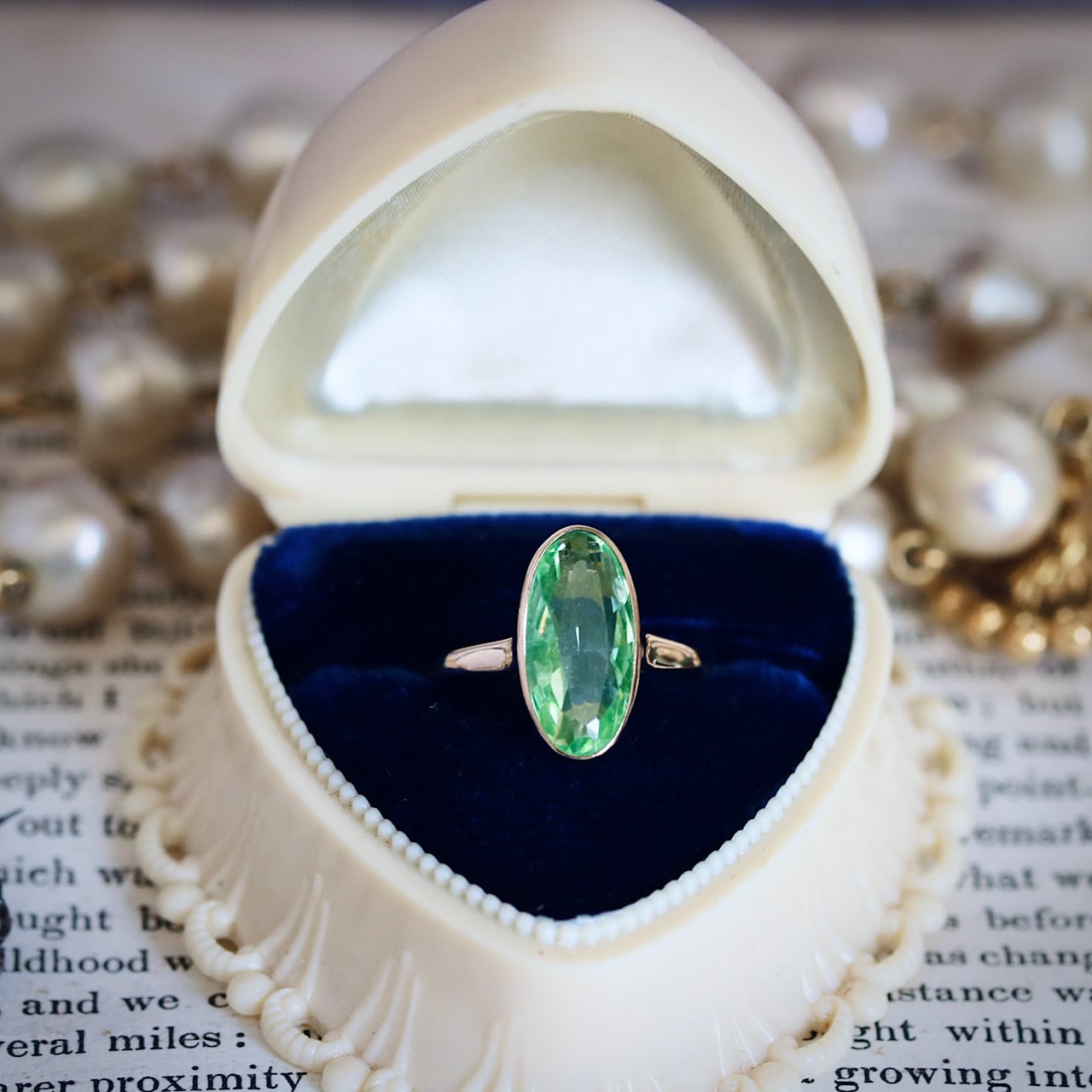 K18 エメラダ 合成ライムグリーンスピネル 覆輪留め ヴィンテージ