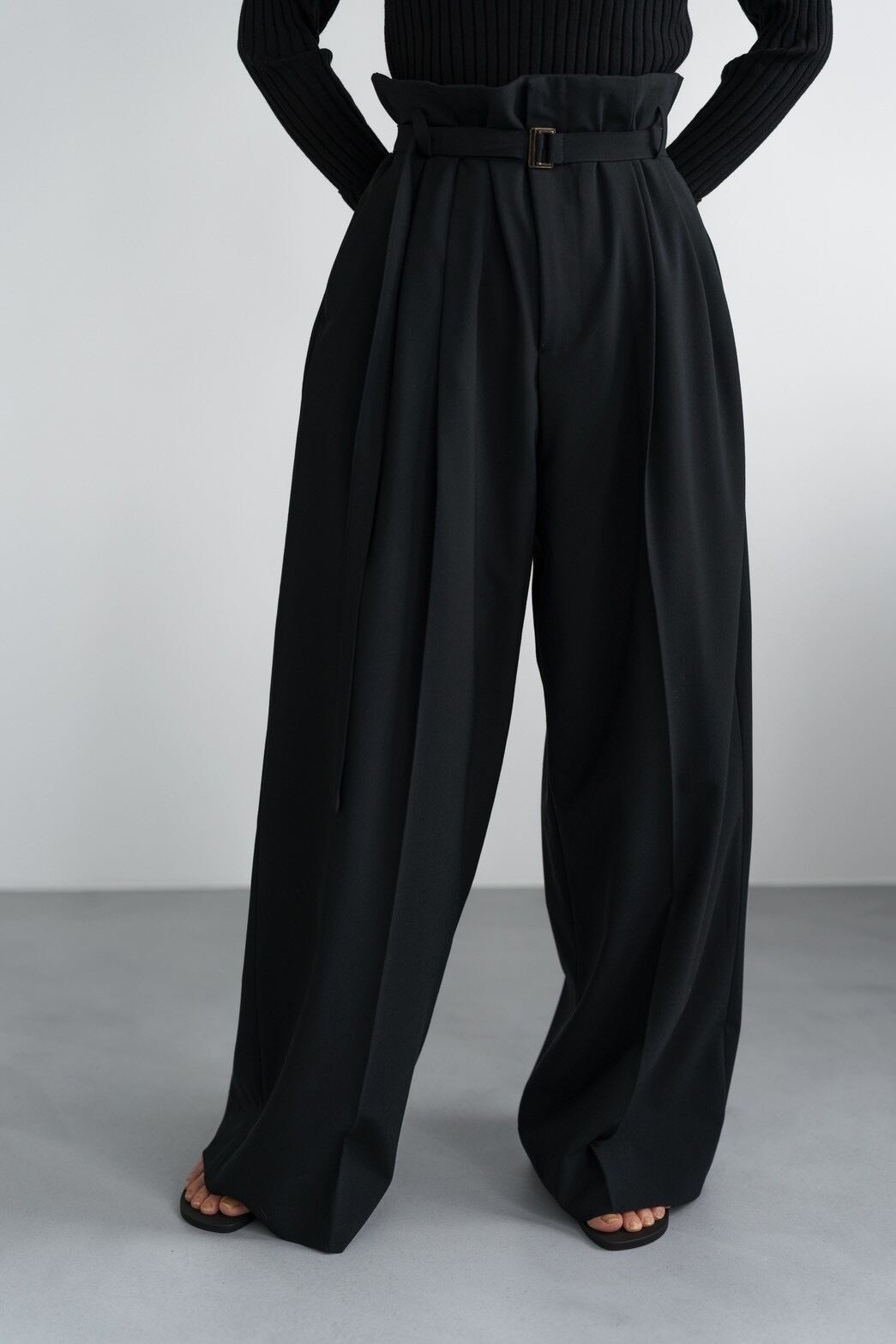 size less pants (charcoal) ご注文から1週間前後で発送予定 | roughlow