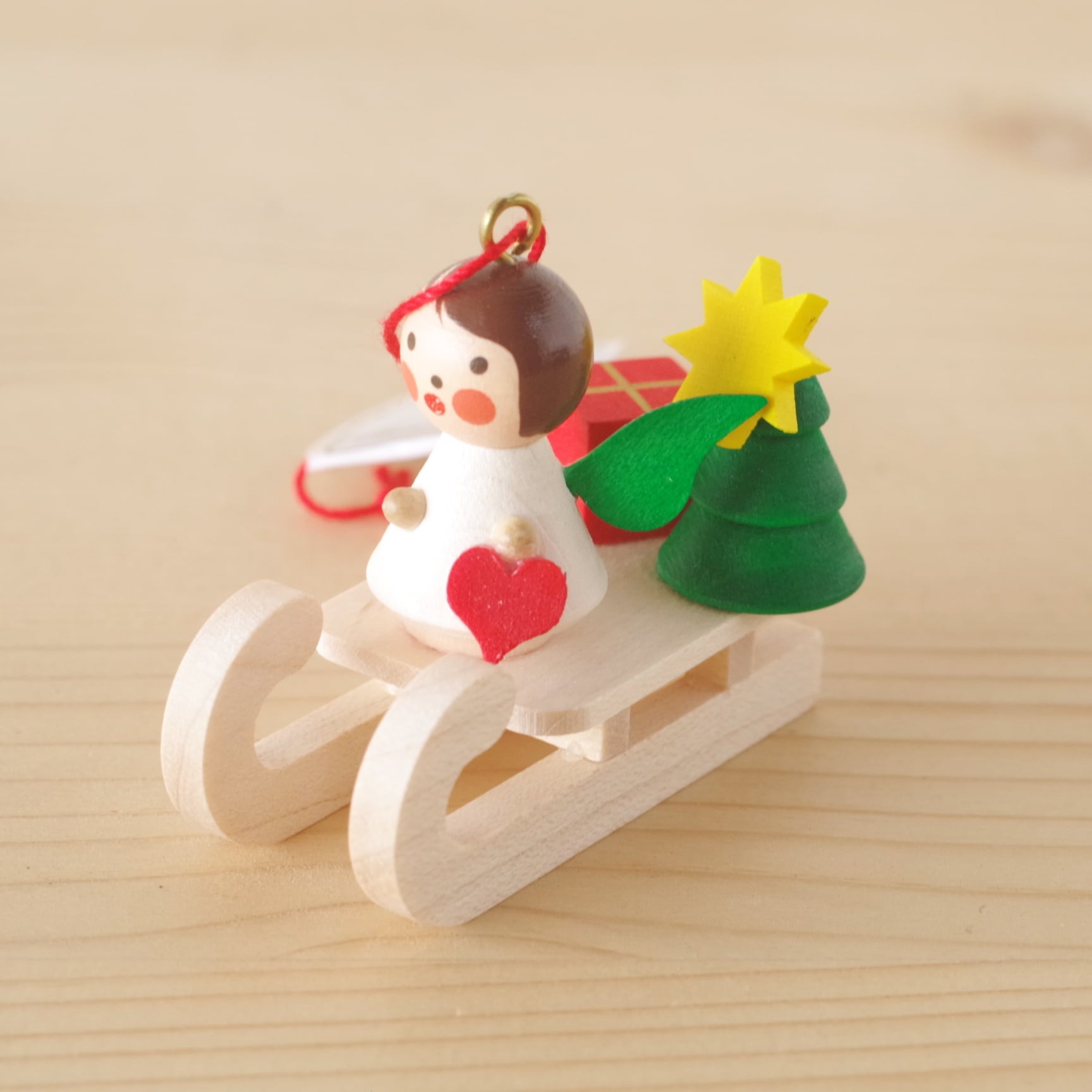 ウルブリヒト オーナメント 白木ソリと天使 | 木のおもちゃ専門店