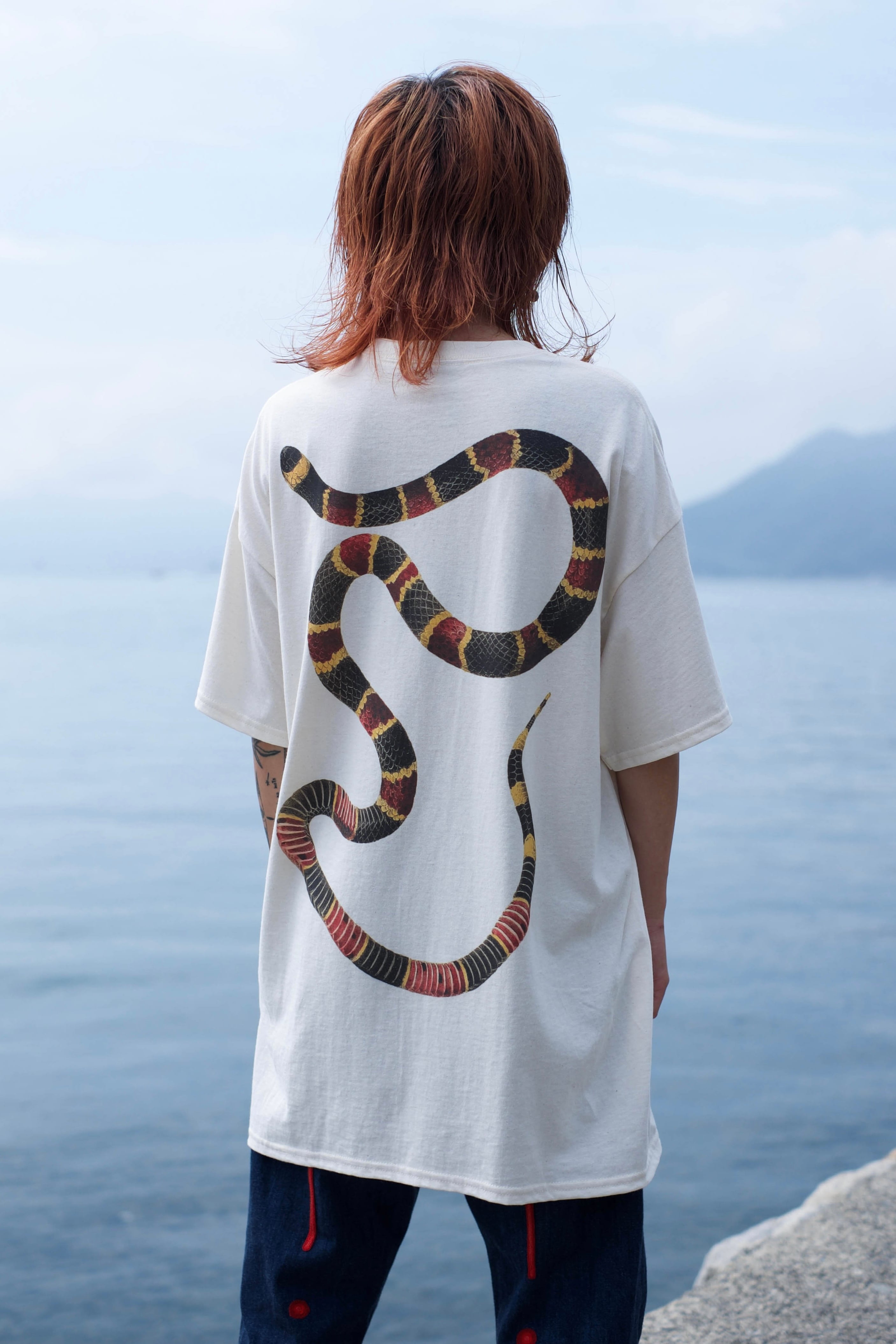 ミルク蛇のTシャツ / 特大プリント | Atelier Antwerp Tシャツ/ロンT