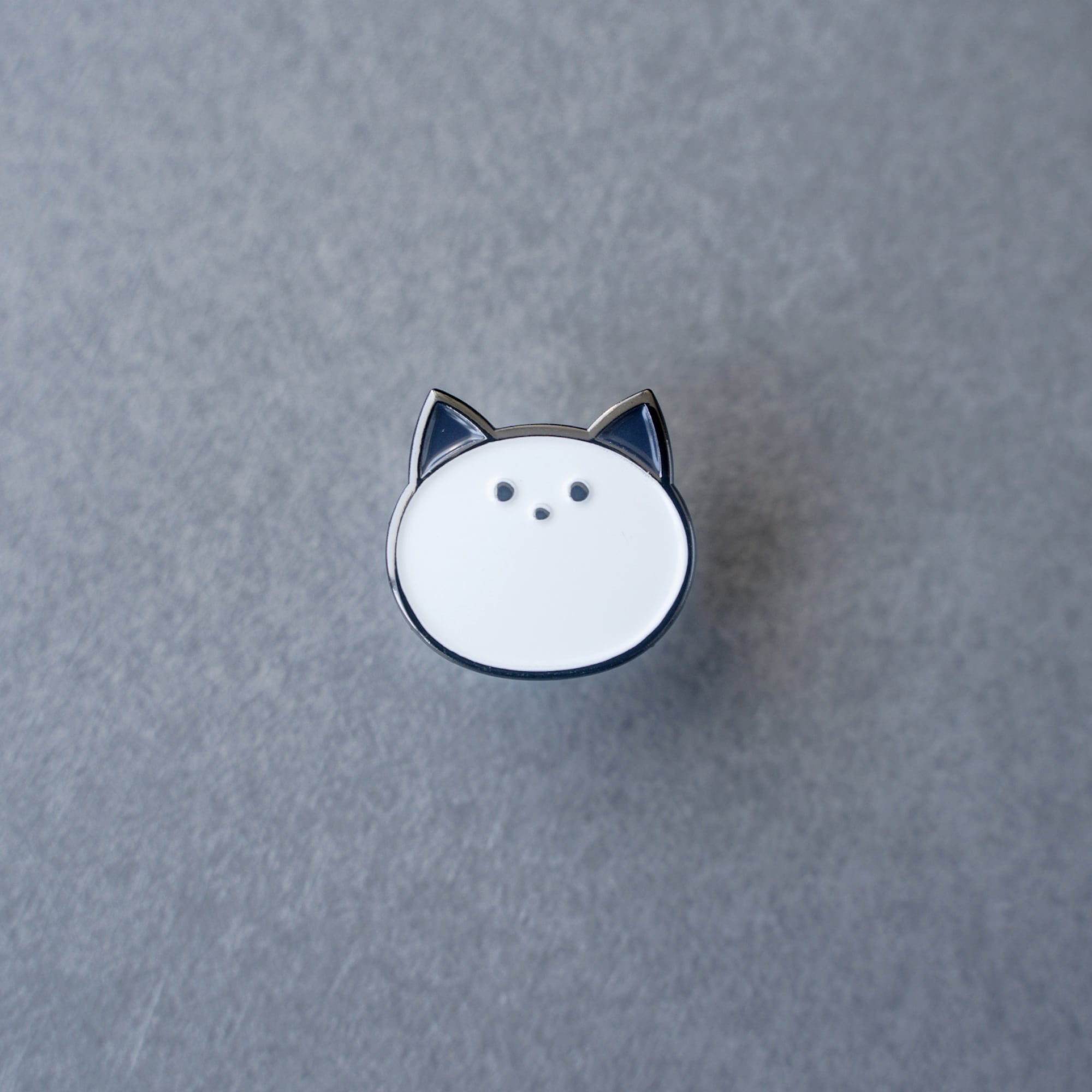 箱猫ピンバッジ（顔） | Hakoneco Store
