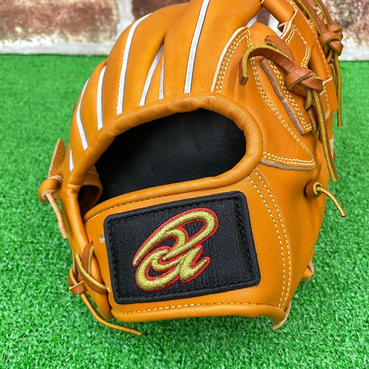 不動の人気】Donaiya ドナイヤ 軟式グローブ DJNIM 山田哲人選手使用