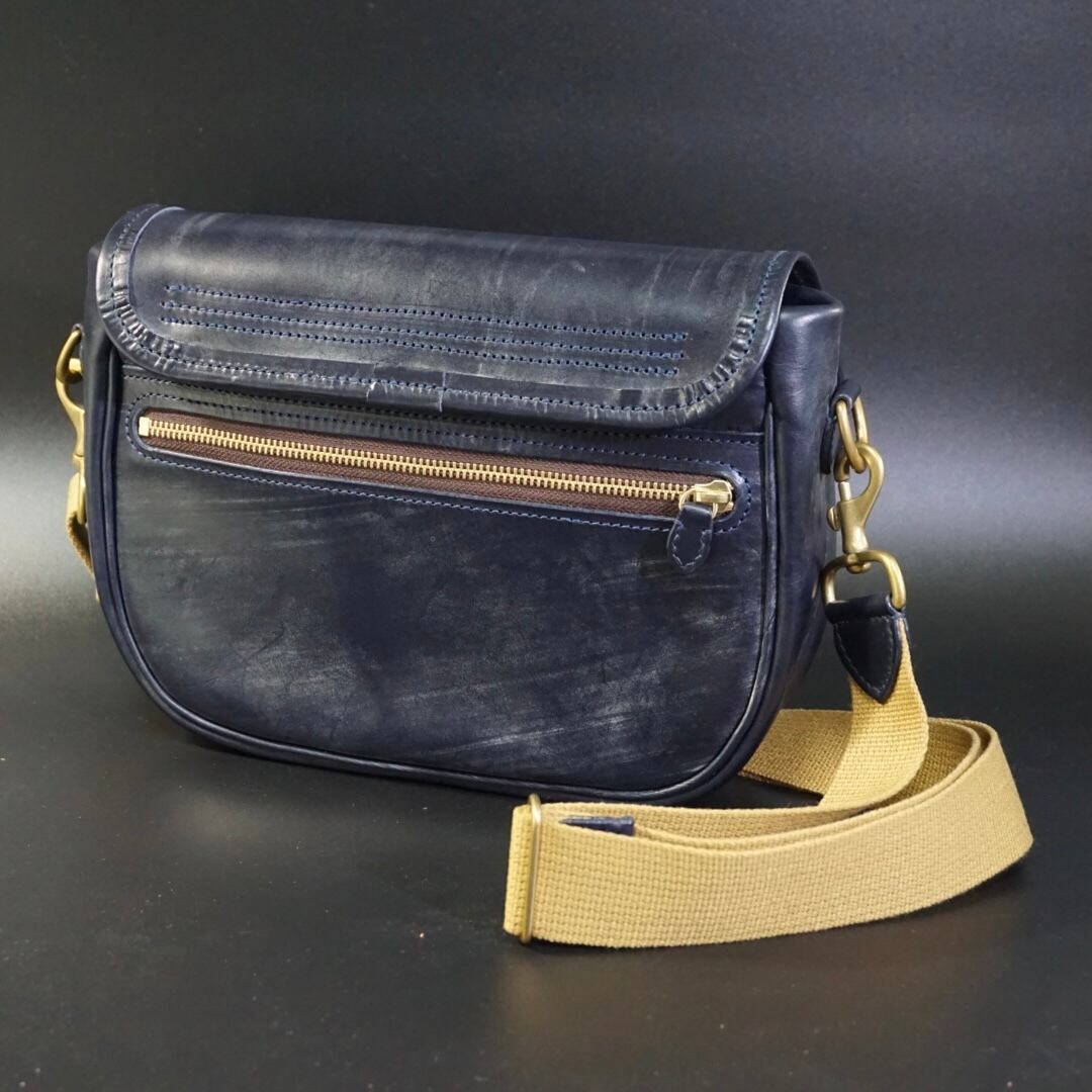 受注制作】ギボシどめショルダーバッグA5【トーマスウェアブライドル