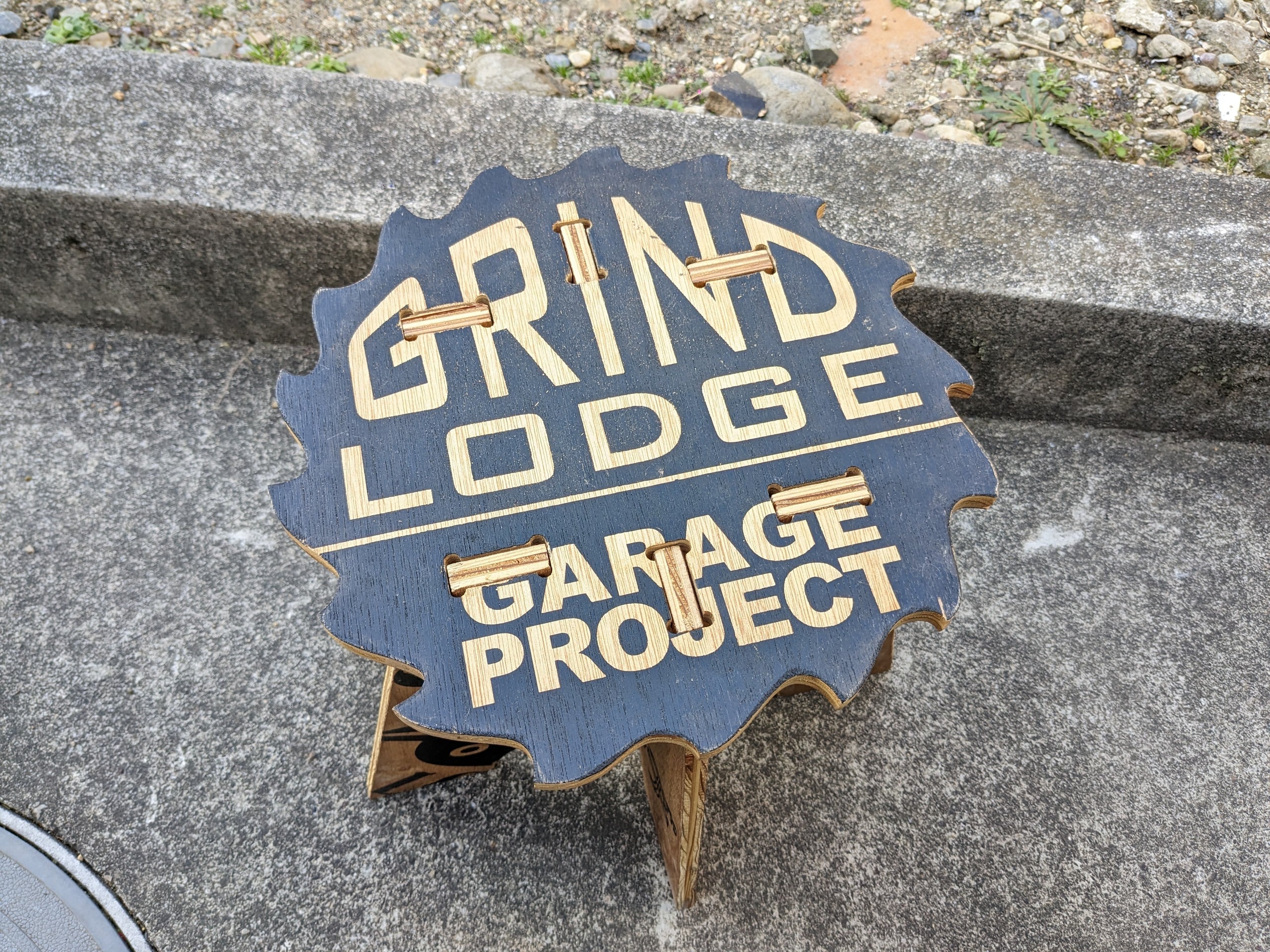 GRINDLODGE（グラインドロッヂ）スツール | Outdoor Reuse
