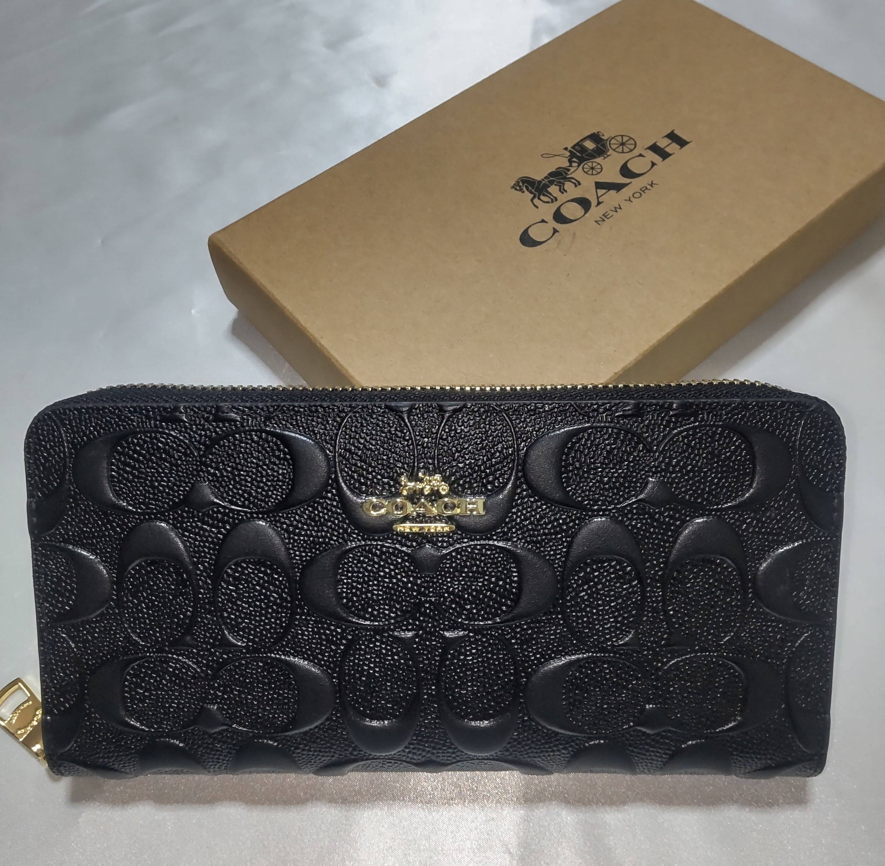 COACHコーチ 長財布 ラウンドファスナー シグネチャーエンボス