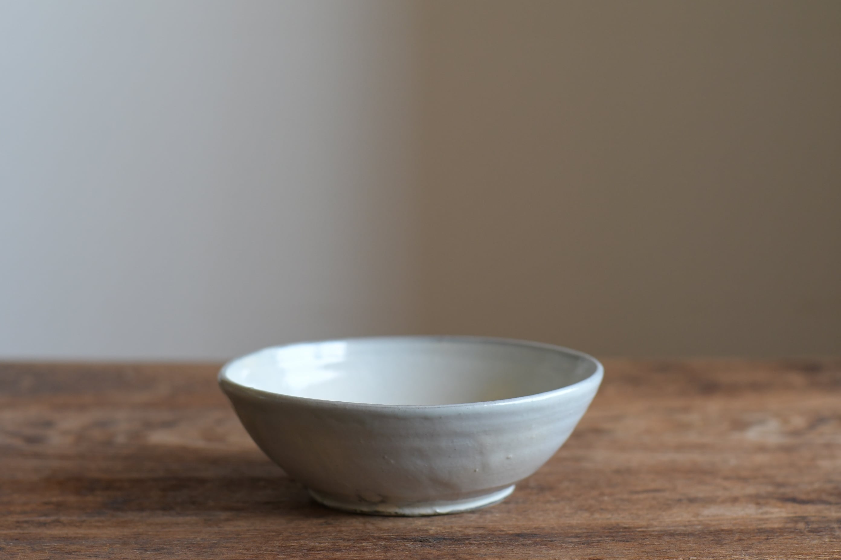 永江港史 粉引貝形皿 共箱・布 美品 永江港史 粉引貝形皿 共箱・布 美