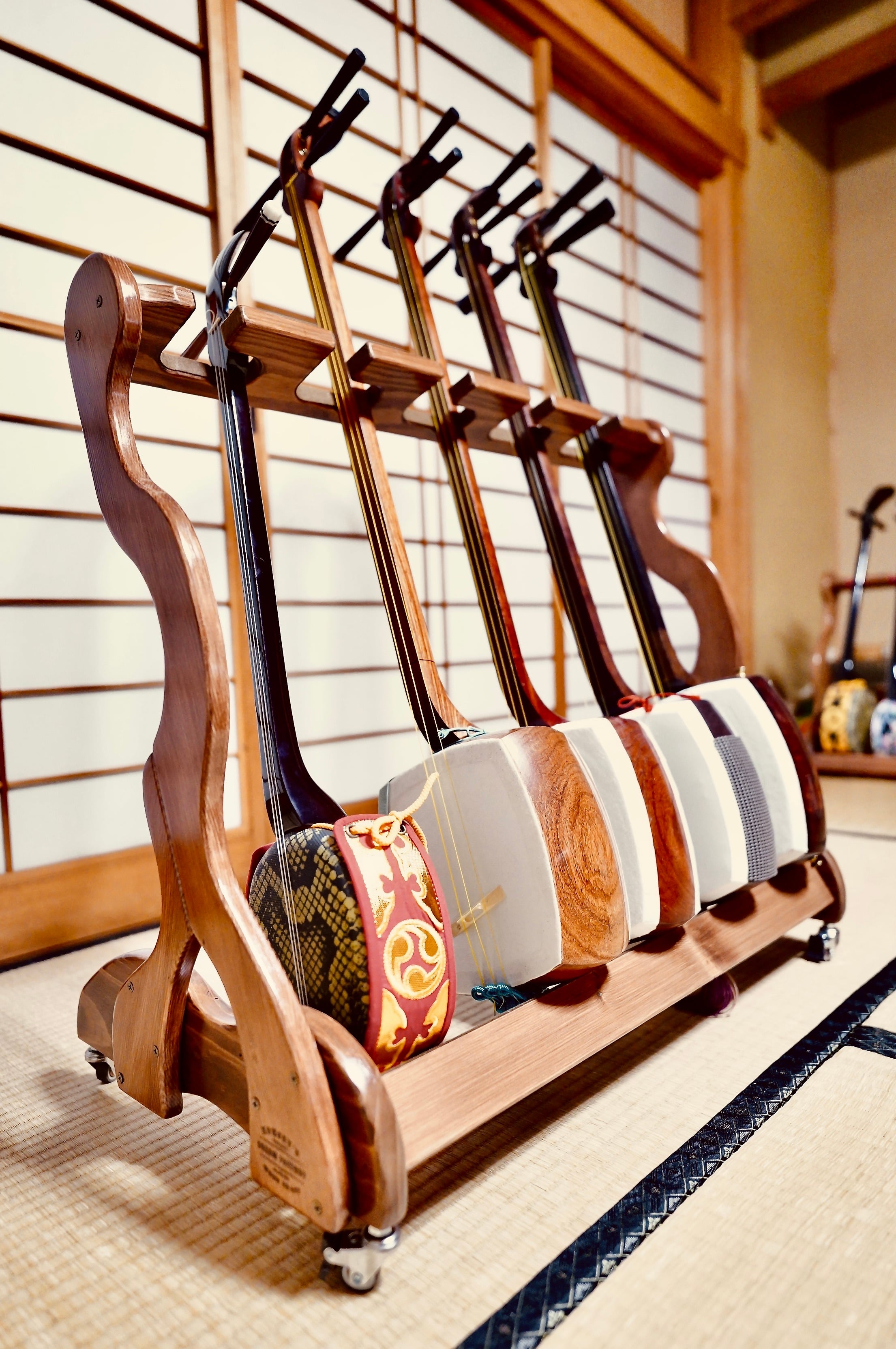 三味線・三線スタンド | 手作り木工 レスポーラー夢工房