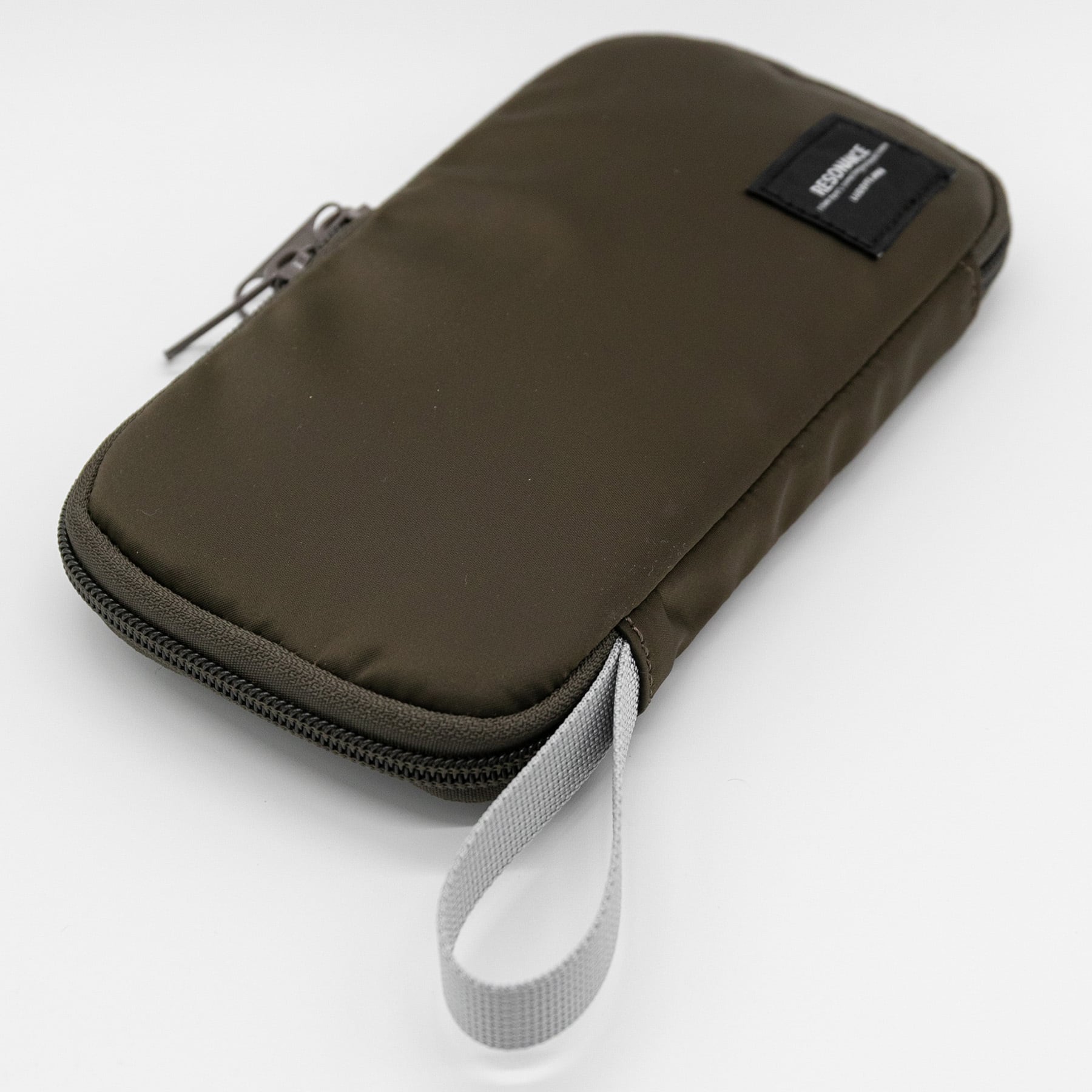 Resonance ラウンドジップペンケース | Luddite ラダイト