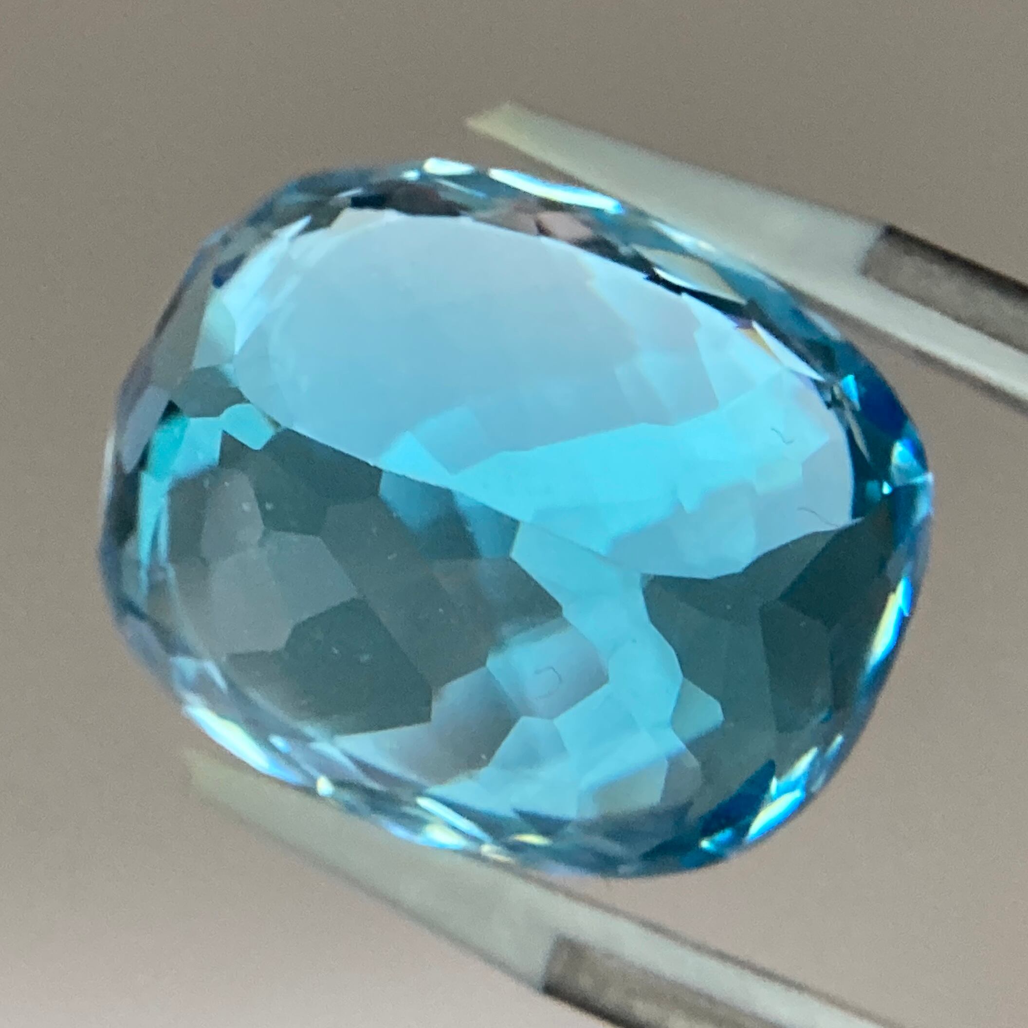 380)ソ付 大粒 スイスブルートパーズ ルース 38.095ct | 宝石屋N&K