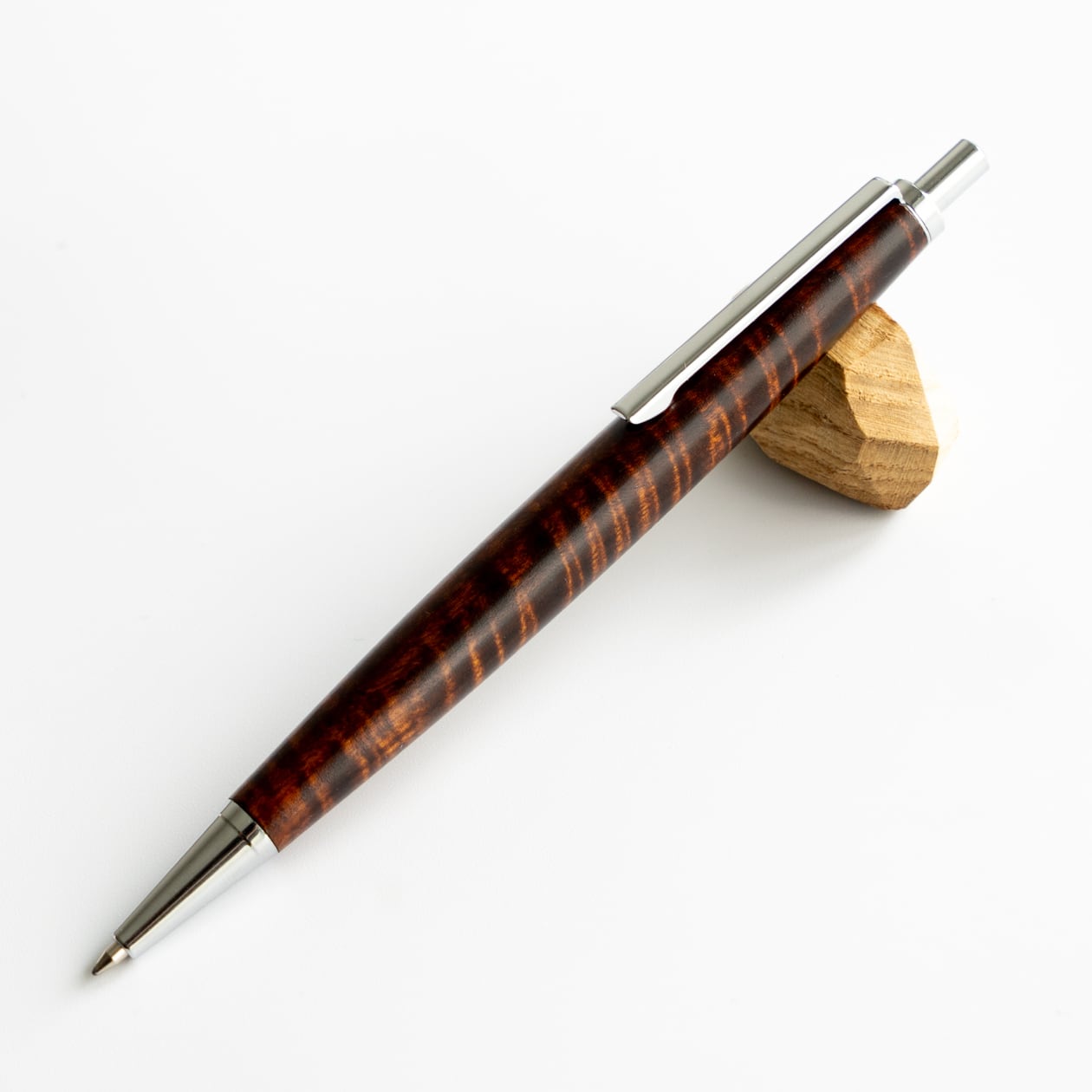 杢軸ボールペン】トチ 縮み杢（ちぢみもく） / ノック式木製ボールペン