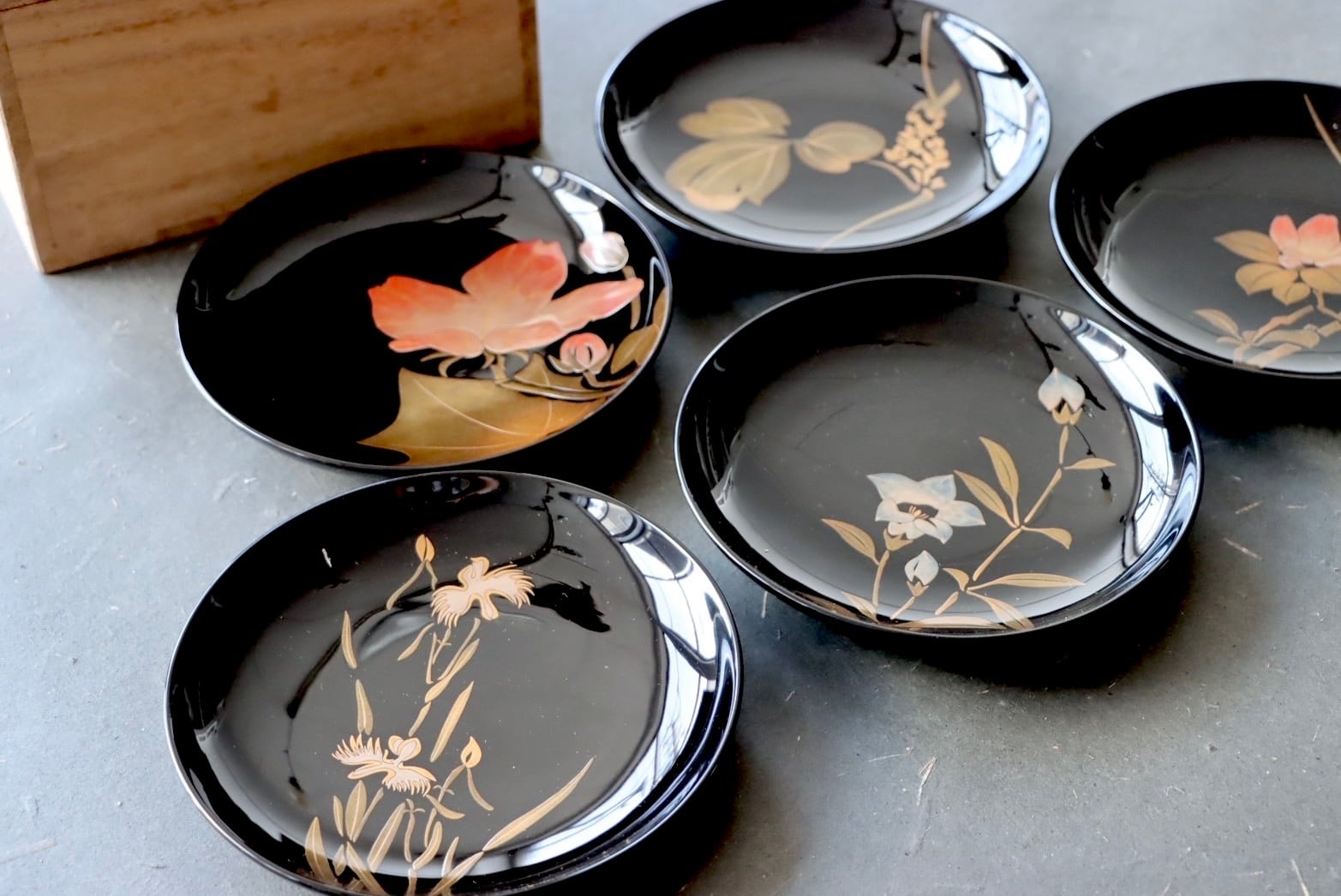 輪島塗 図替 草花蒔絵 菓子皿 銘々皿 五枚組 共箱 | (有)新原美術