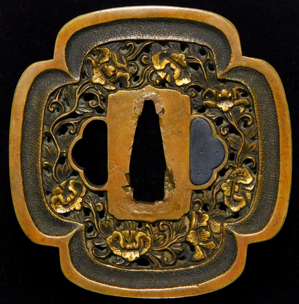 真鍮地牡丹唐草透鍔 平戸（国重） 江戸時代中期 保存刀装具 | 松風刀装