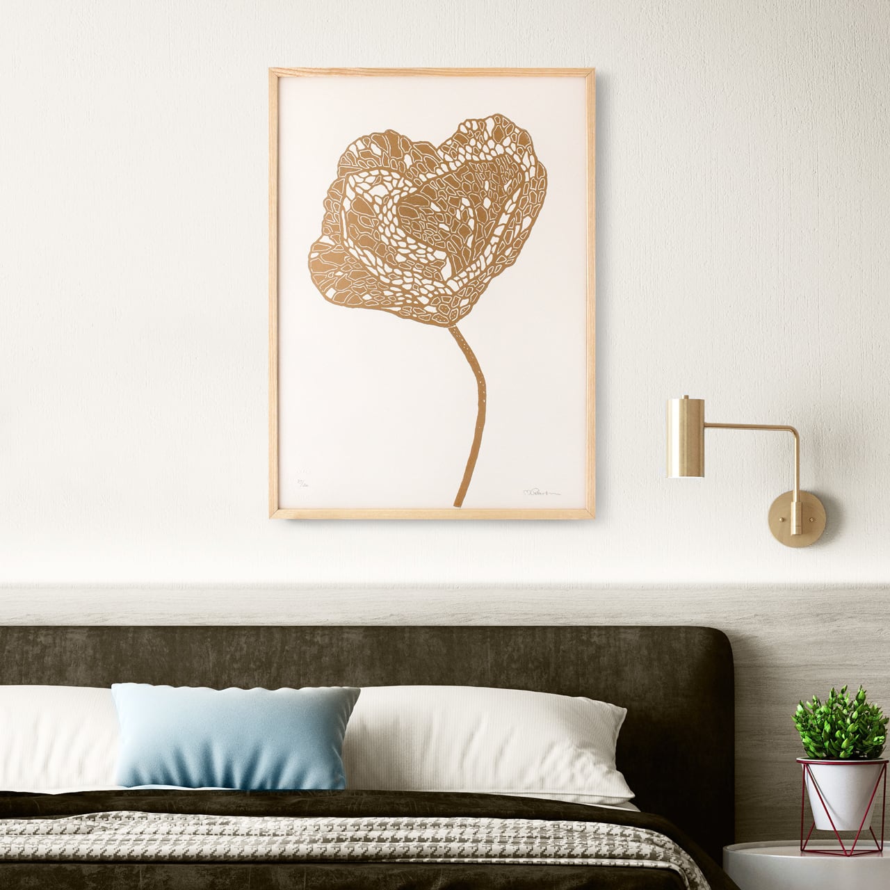 Monika Petersen Lino Print ポスター Poppy 2 Gold フレームセット