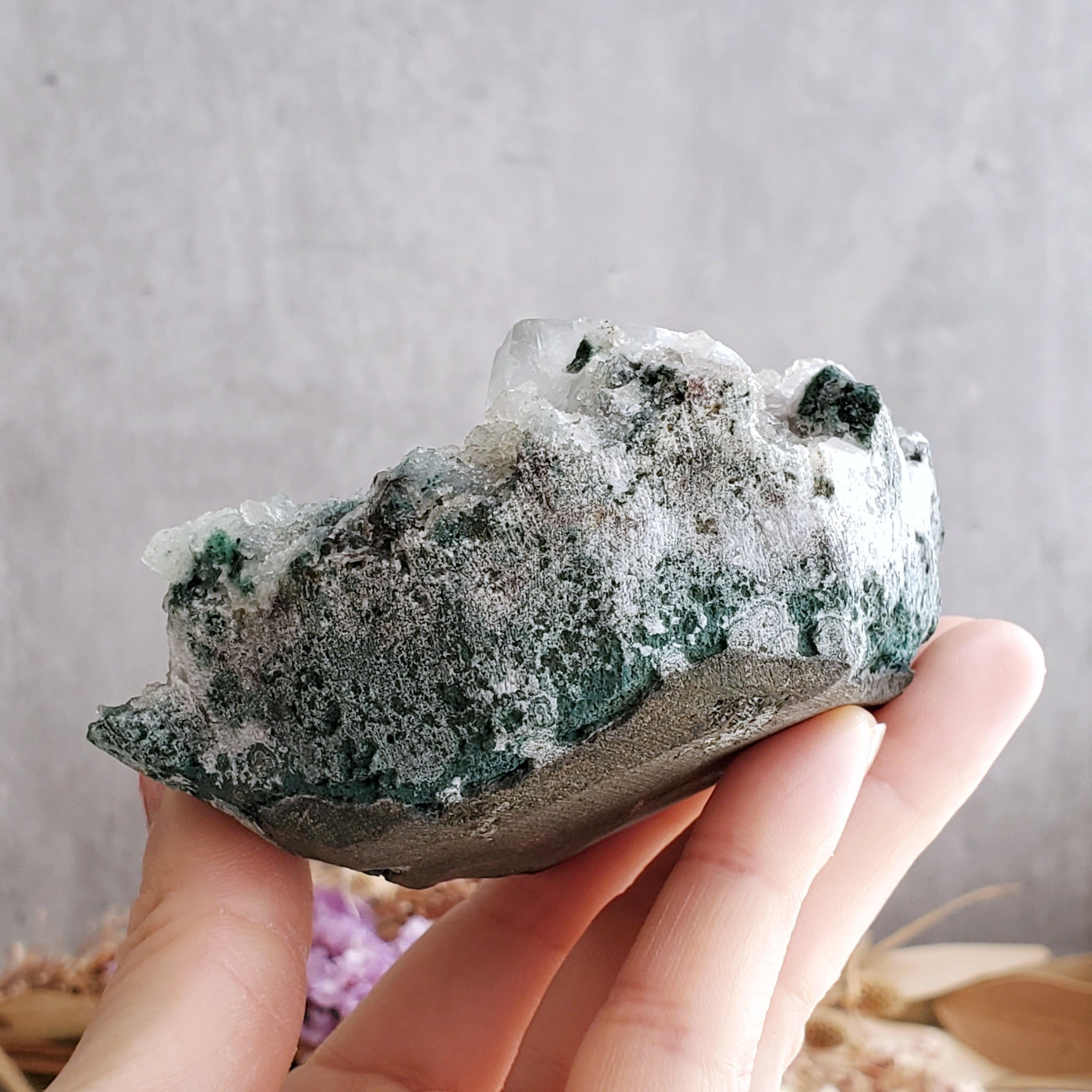 グリーンカルセドニー アポフィライト 原石 | ホシノカケラ STONE