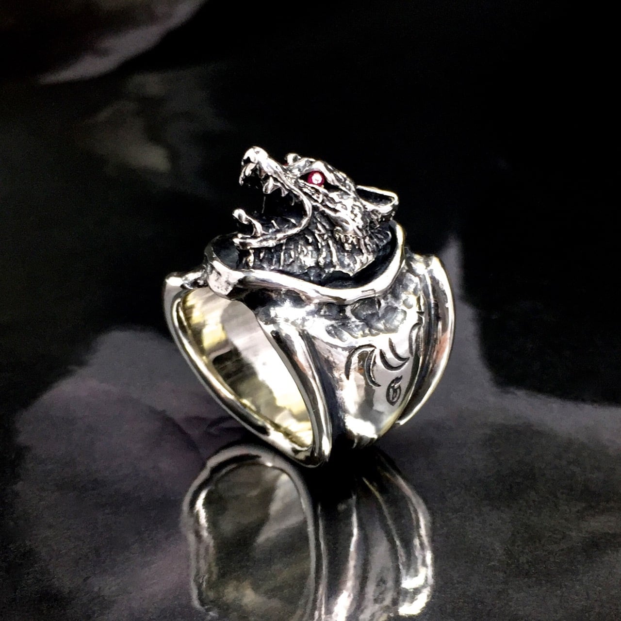 WOLF RING with RUBY / ウルフリング・ルビーアイズ | GODSIZE