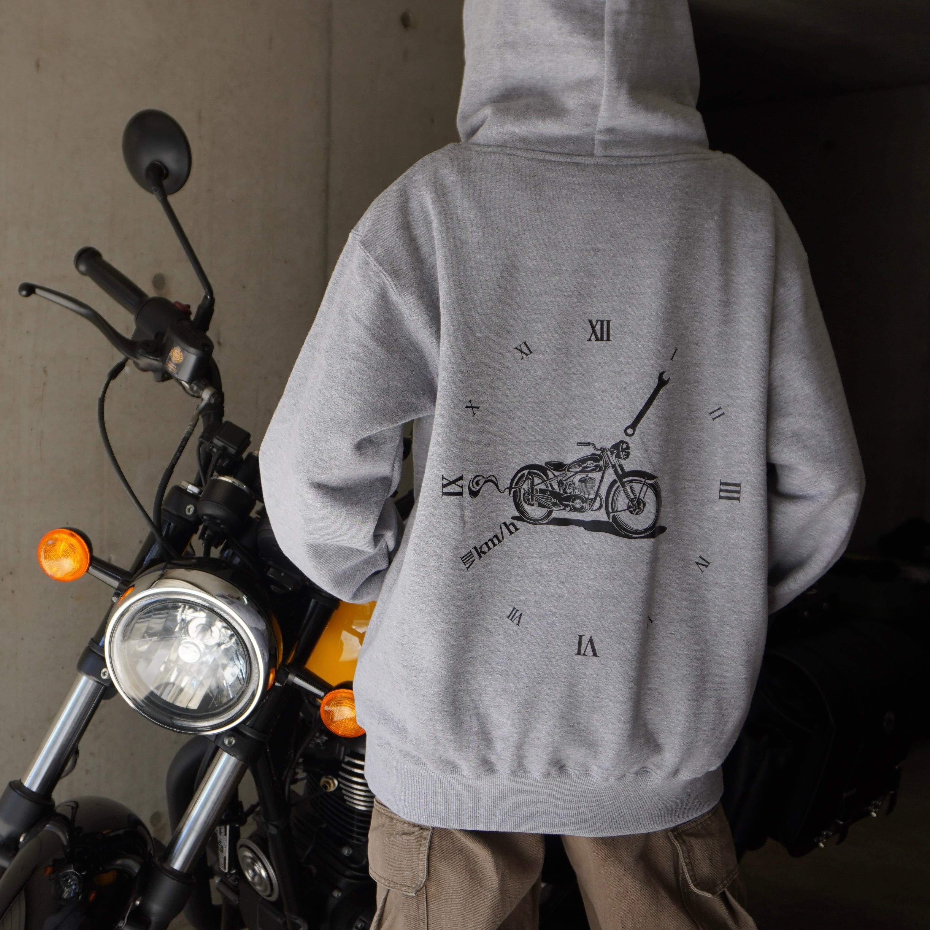 819clock ジップアップパーカー【グレー】 | km/h【バイカーズ