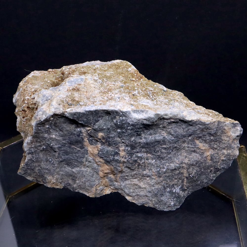 SALE※ トパゾライト + クリノクロア ガーネット 灰鉄柘榴石 原石 567